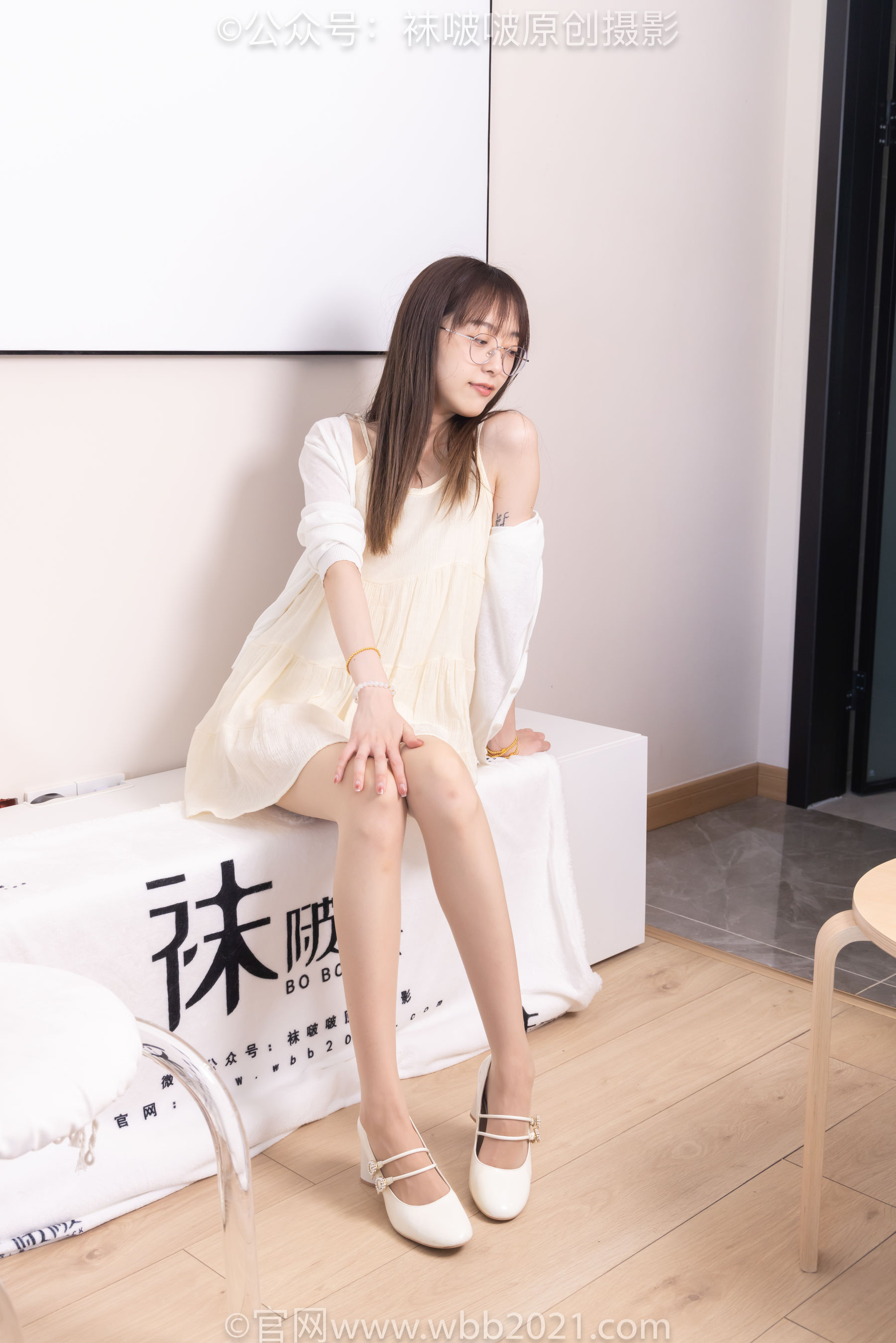 BoBoSocks袜啵啵 No.391 稚予 -两双高跟鞋、肉丝、油亮白丝、裸足