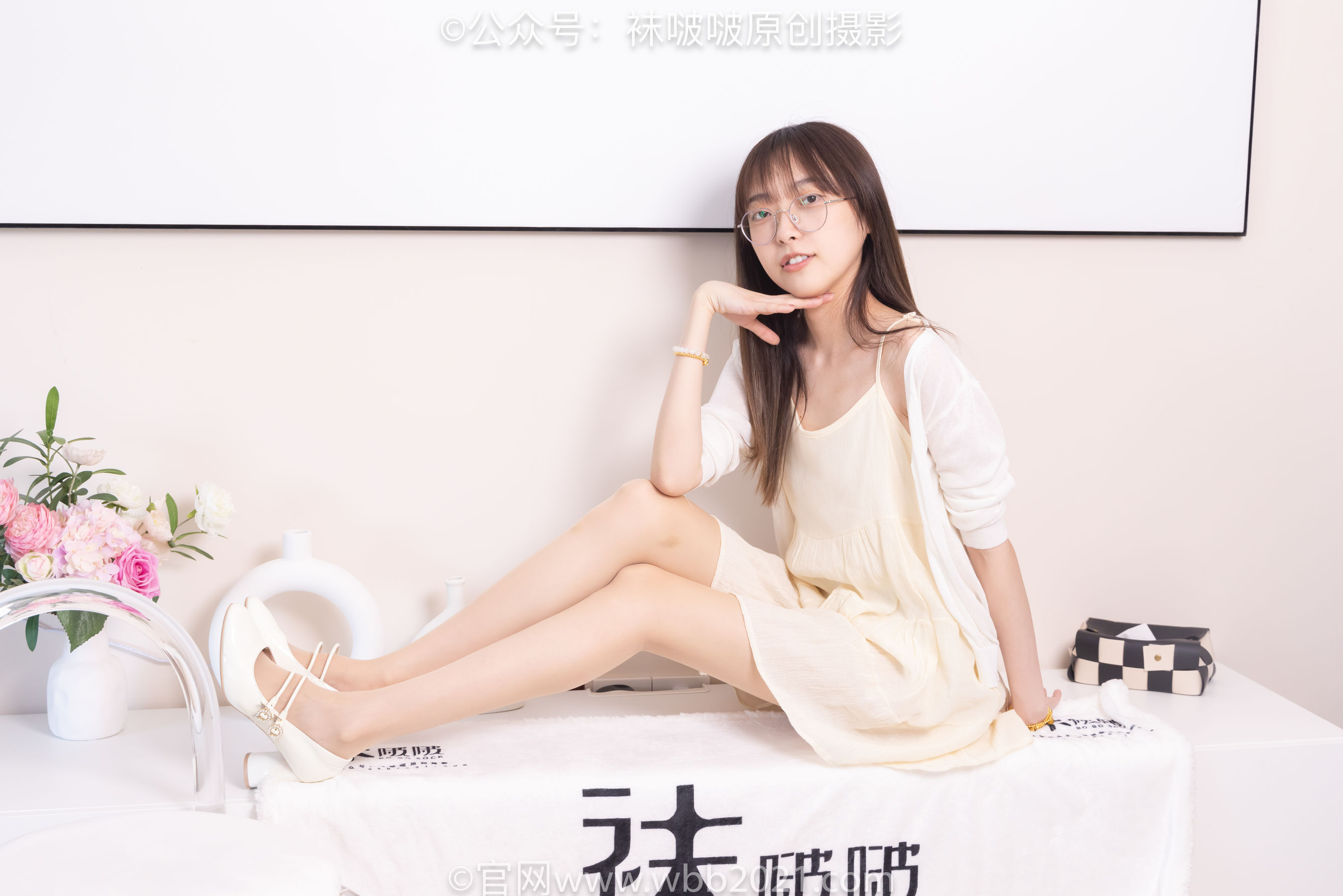 BoBoSocks袜啵啵 No.391 稚予 -两双高跟鞋、肉丝、油亮白丝、裸足