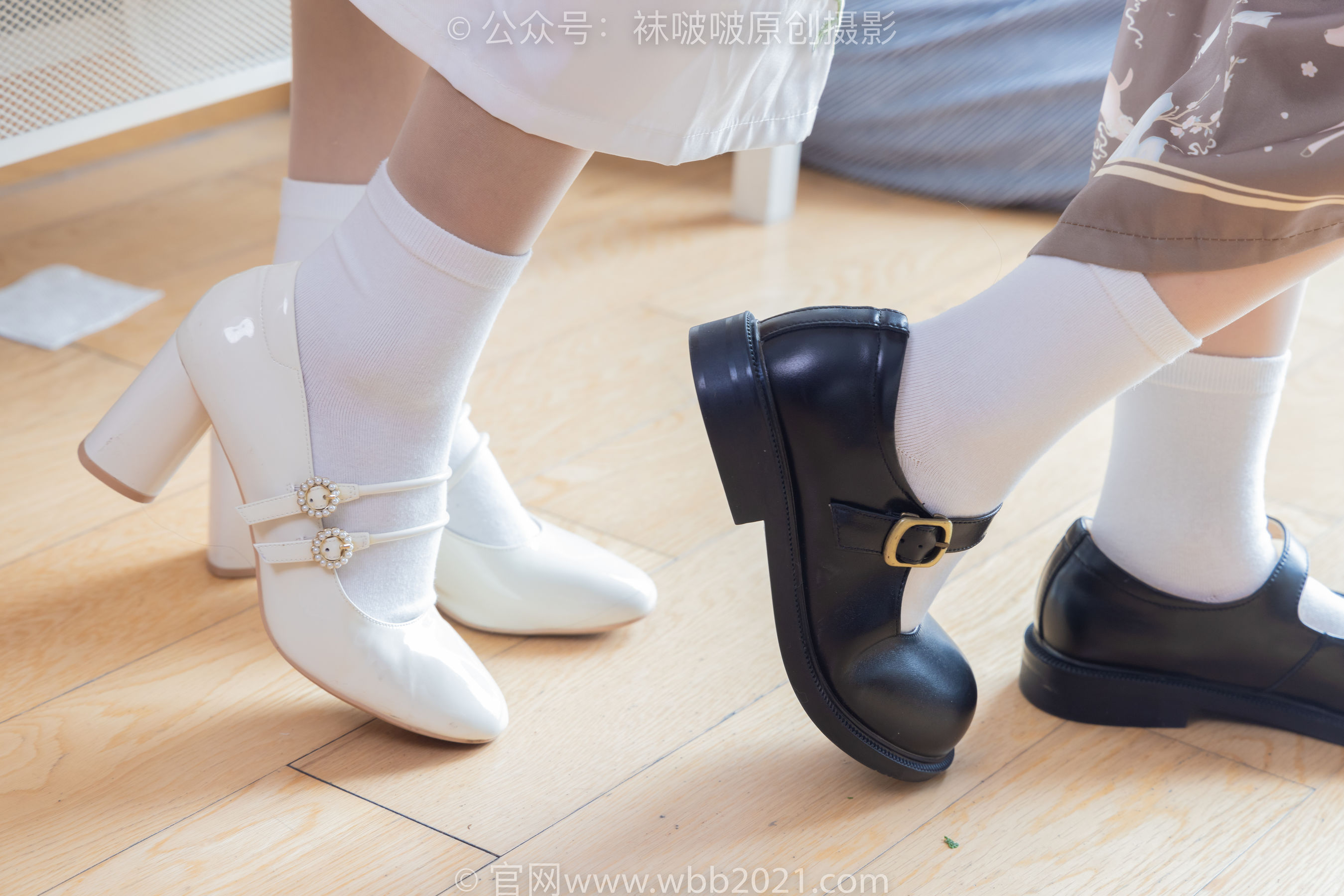 BoBoSocks袜啵啵 No.400 奶油&甜甜圈 -两双高跟鞋、白棉袜、肉丝