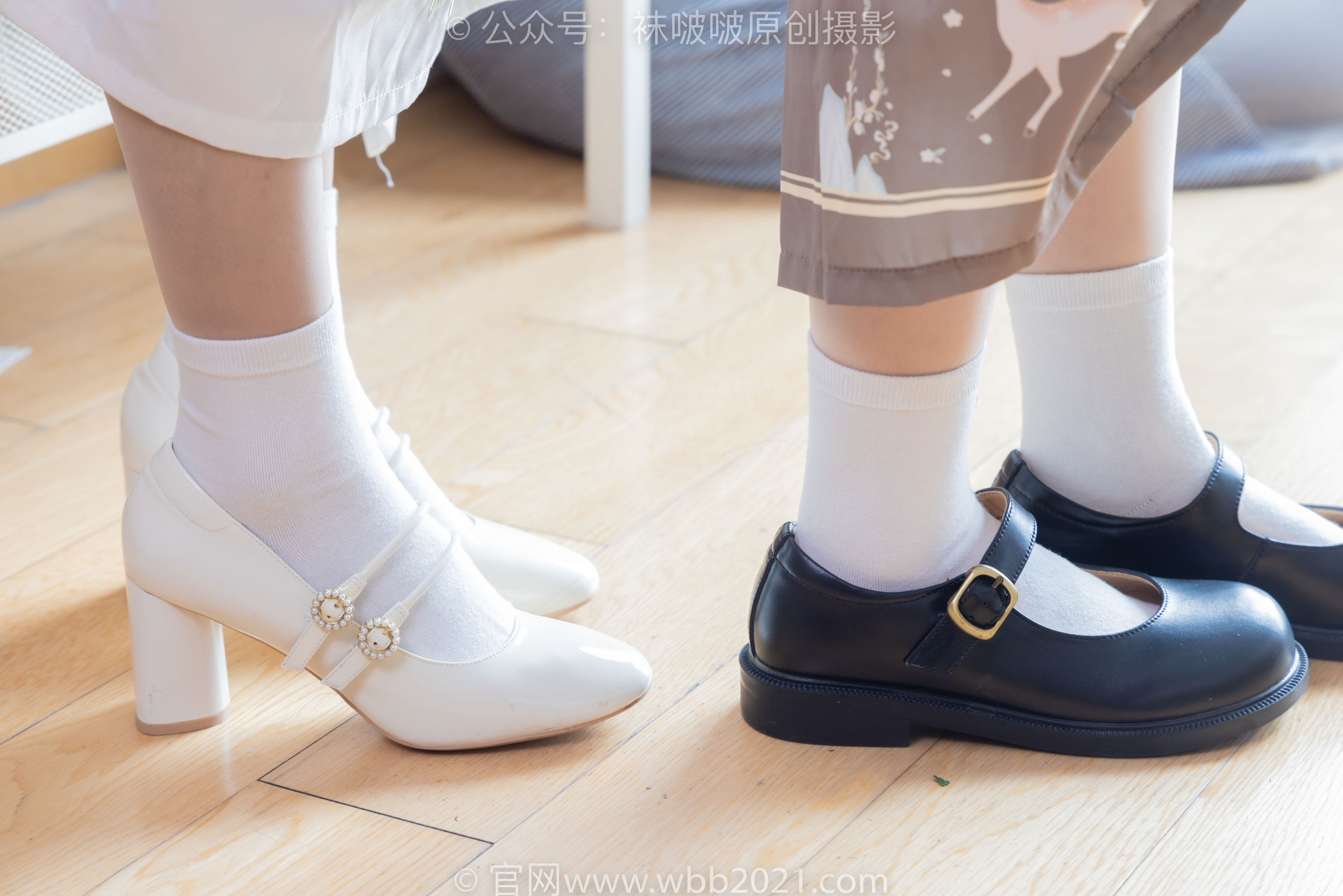 BoBoSocks袜啵啵 No.400 奶油&甜甜圈 -两双高跟鞋、白棉袜、肉丝