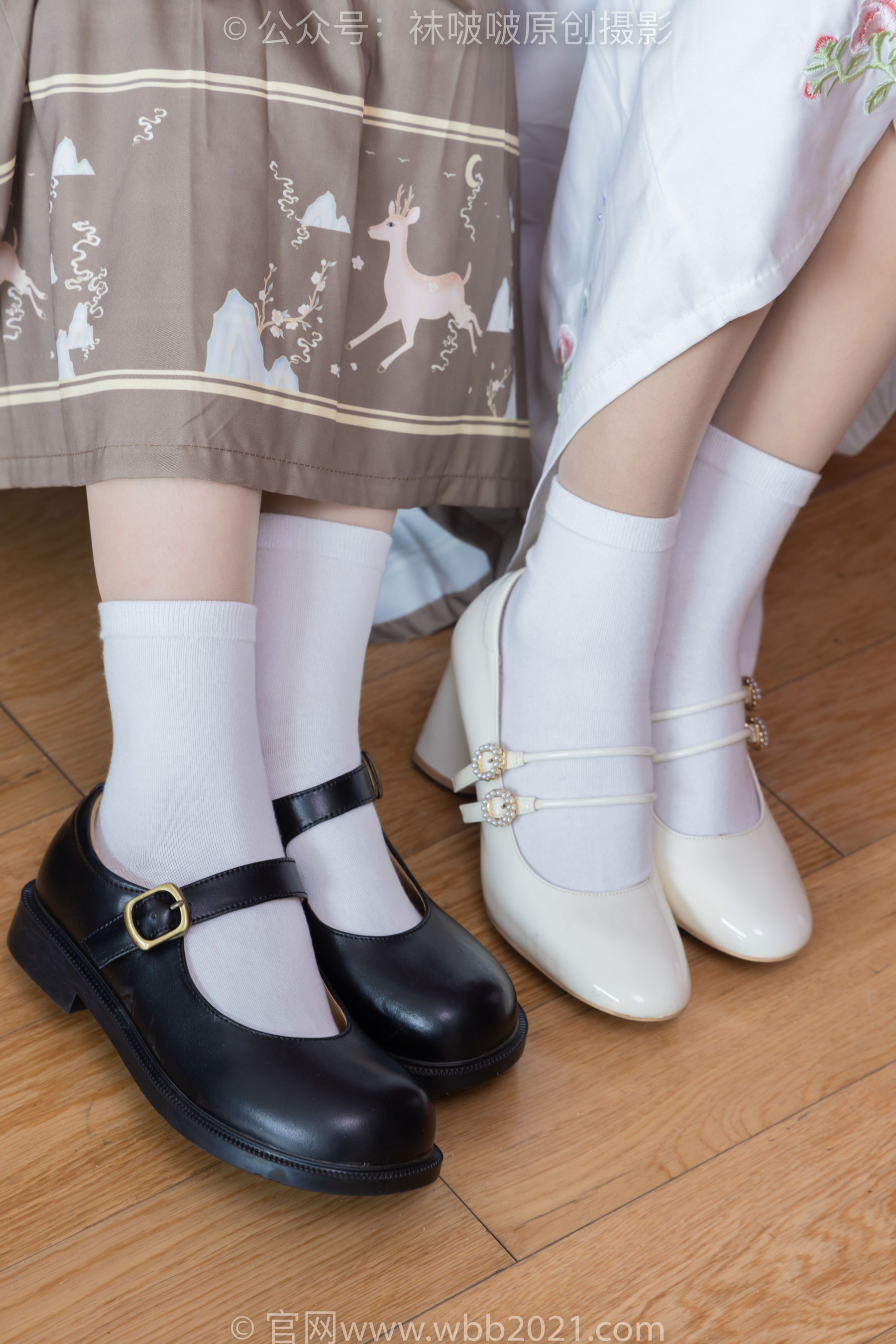 BoBoSocks袜啵啵 No.400 奶油&甜甜圈 -两双高跟鞋、白棉袜、肉丝