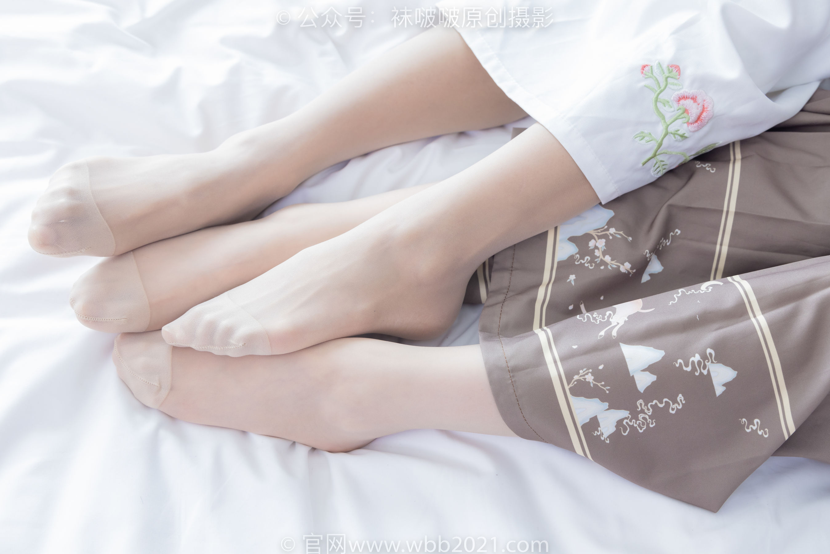 BoBoSocks袜啵啵 No.400 奶油&甜甜圈 -两双高跟鞋、白棉袜、肉丝