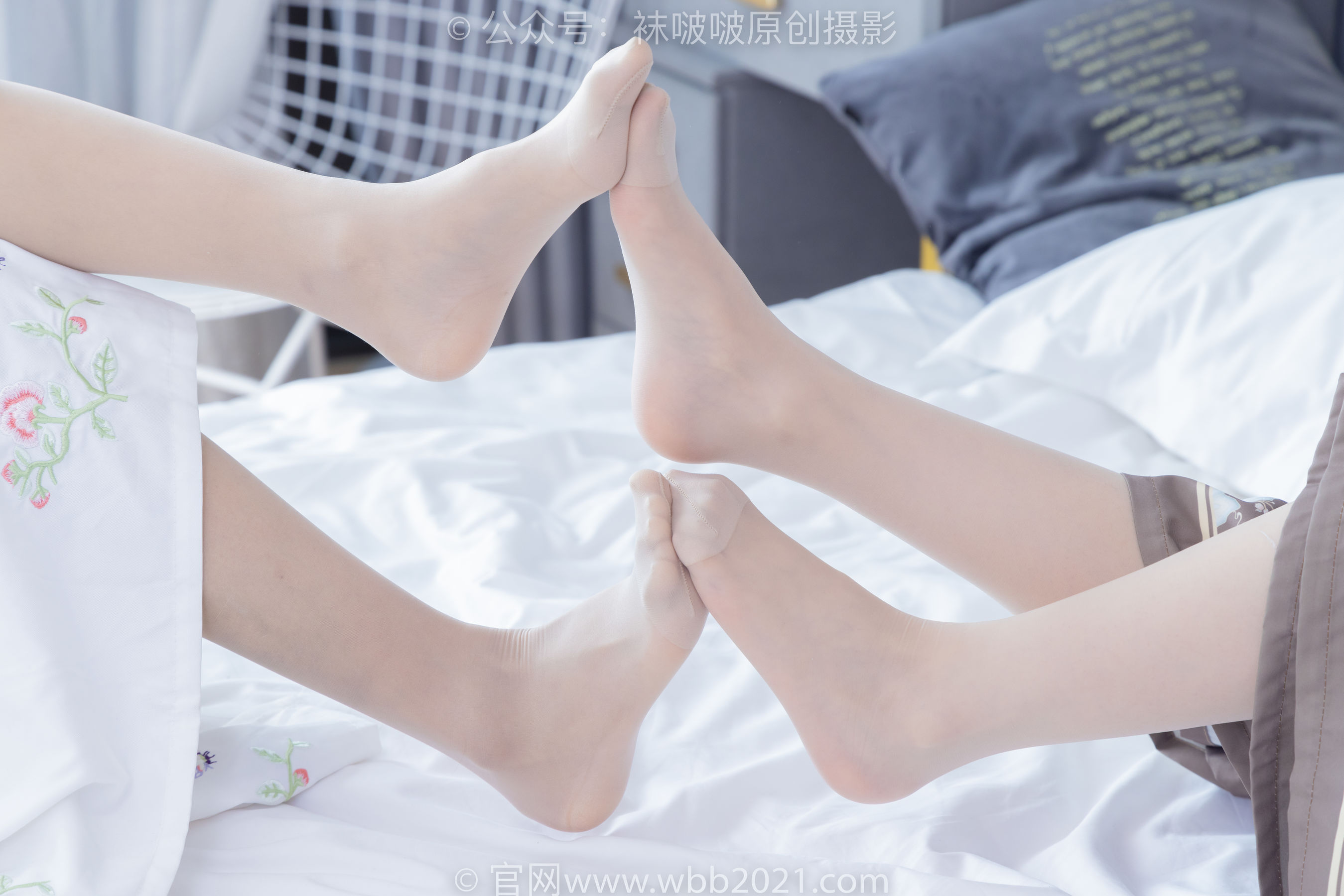 BoBoSocks袜啵啵 No.400 奶油&甜甜圈 -两双高跟鞋、白棉袜、肉丝