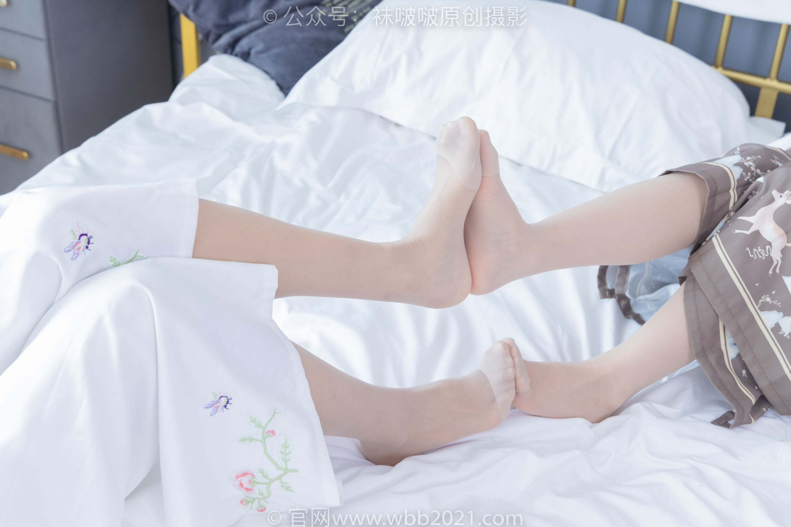 BoBoSocks袜啵啵 No.400 奶油&甜甜圈 -两双高跟鞋、白棉袜、肉丝