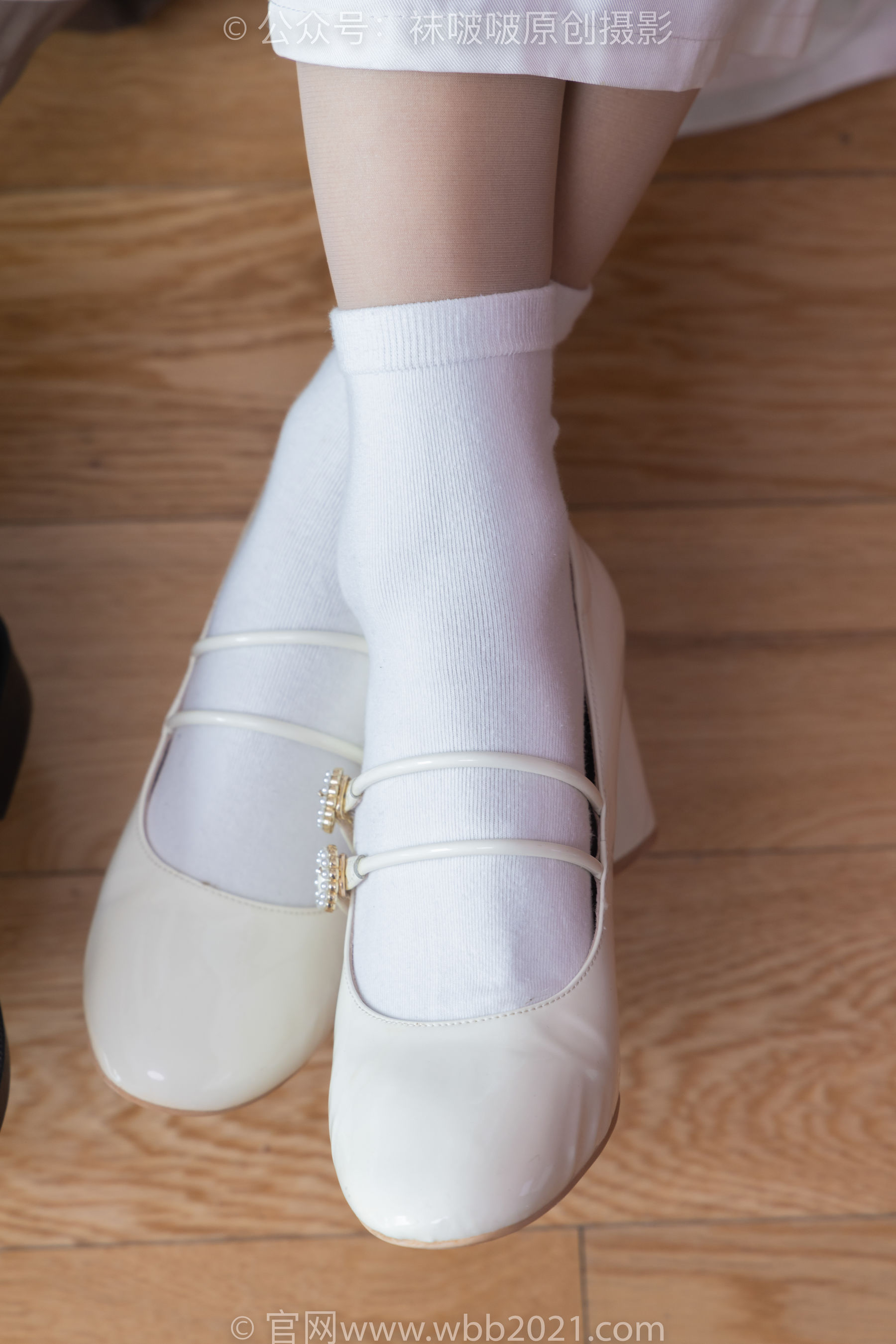 BoBoSocks袜啵啵 No.400 奶油&甜甜圈 -两双高跟鞋、白棉袜、肉丝