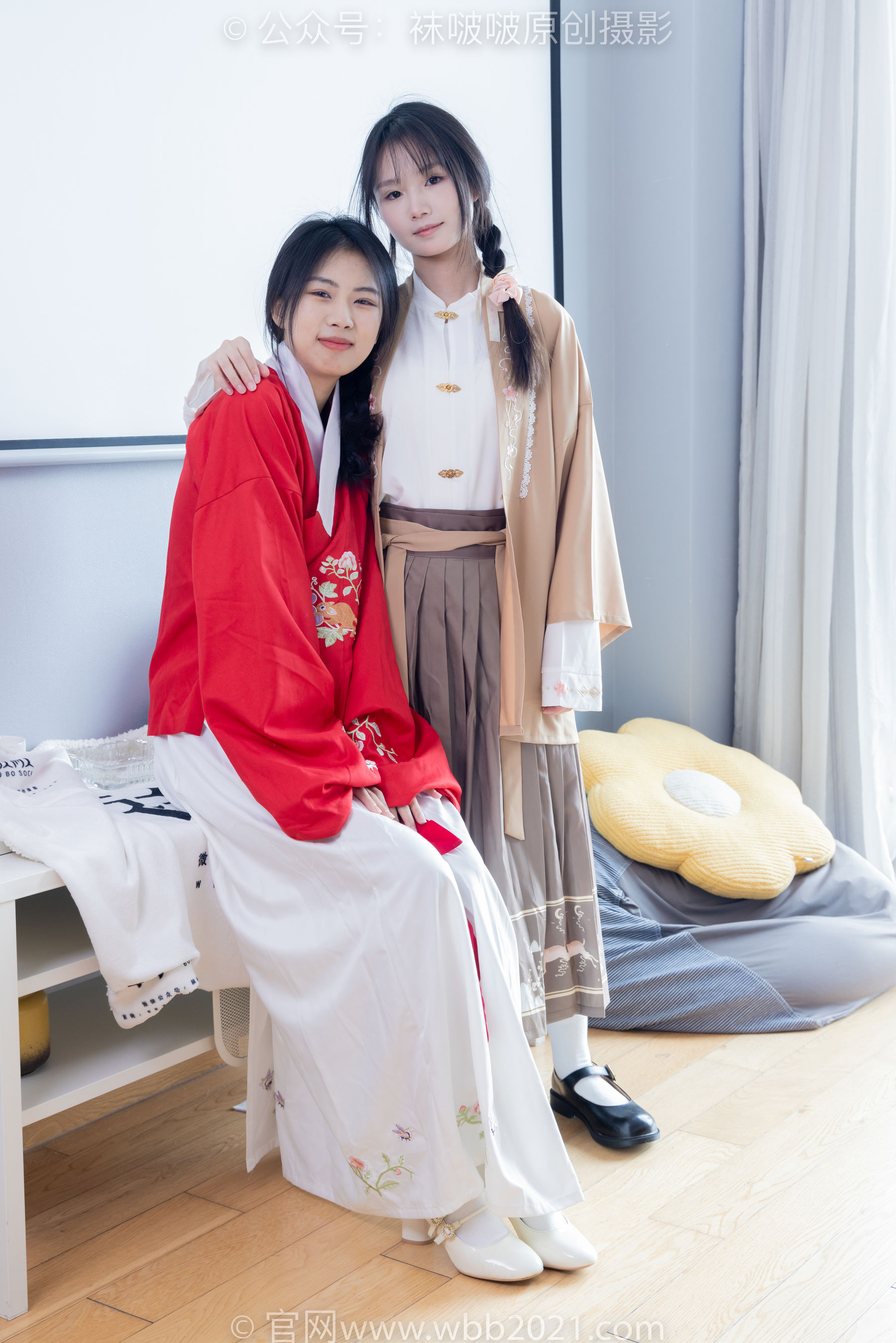 BoBoSocks袜啵啵 No.400 奶油&甜甜圈 -两双高跟鞋、白棉袜、肉丝
