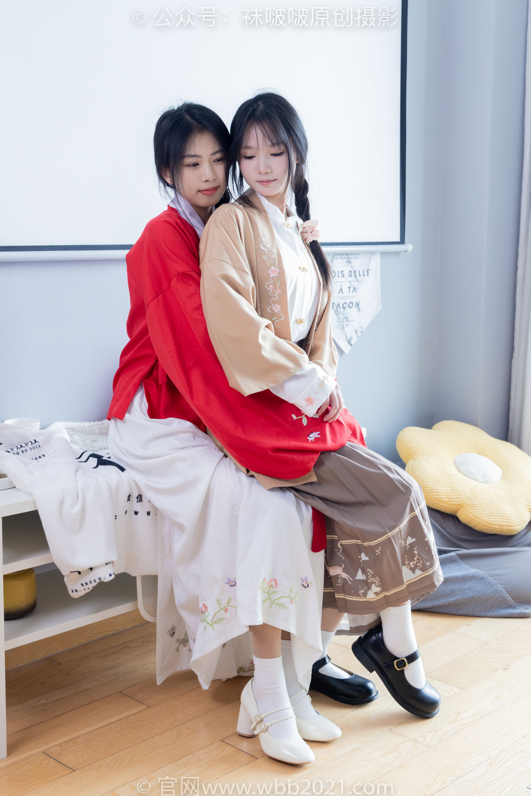 BoBoSocks袜啵啵 No.400 奶油&甜甜圈 -两双高跟鞋、白棉袜、肉丝