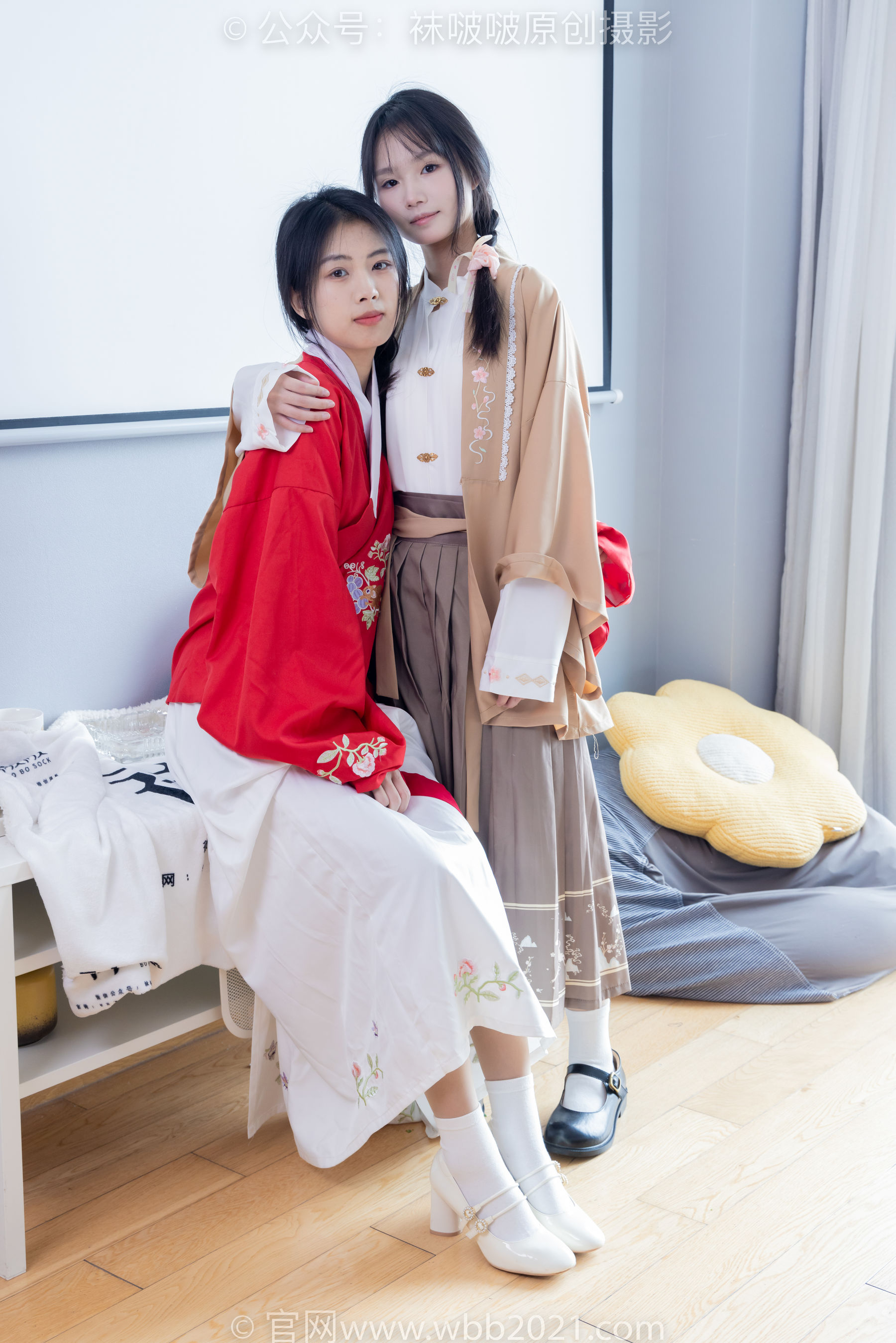 BoBoSocks袜啵啵 No.400 奶油&甜甜圈 -两双高跟鞋、白棉袜、肉丝
