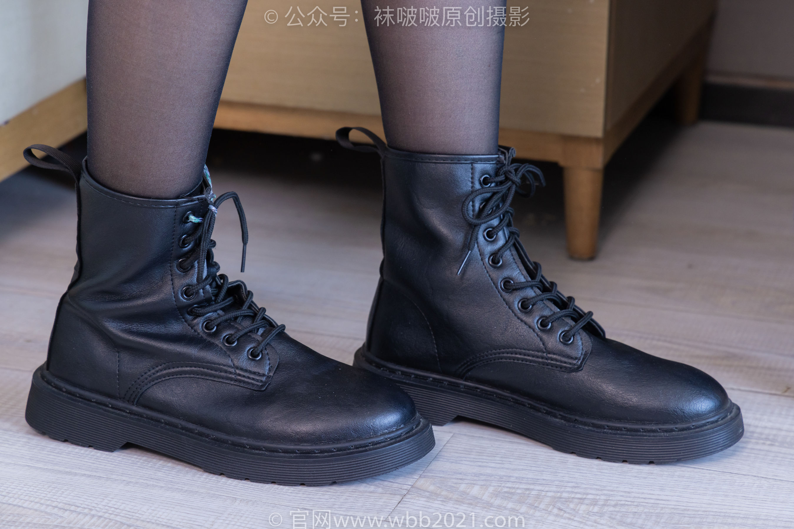 BoBoSocks袜啵啵 No.406 甜甜圈 -马丁靴、黑丝