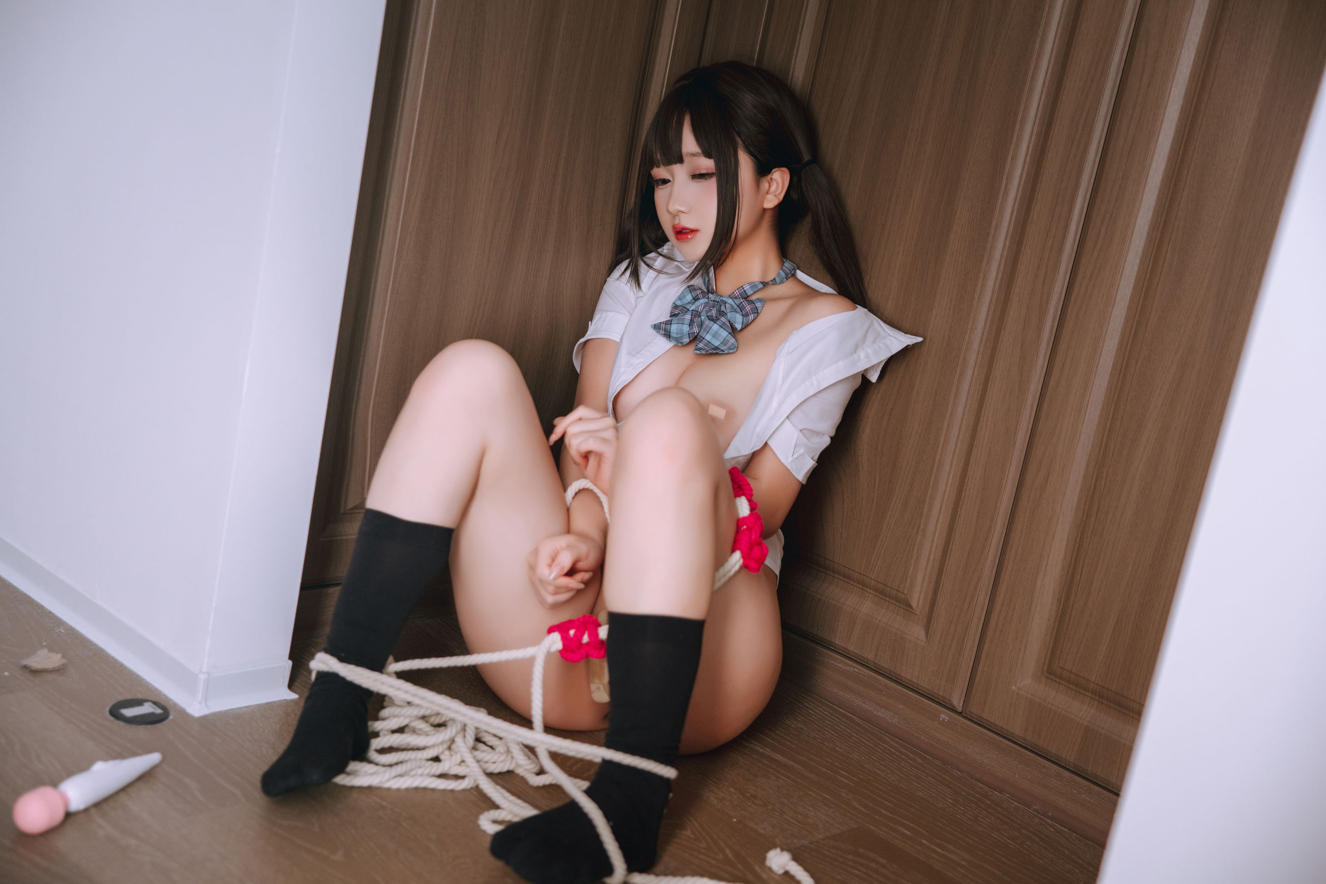 Cosplay日奈娇 - 更衣室