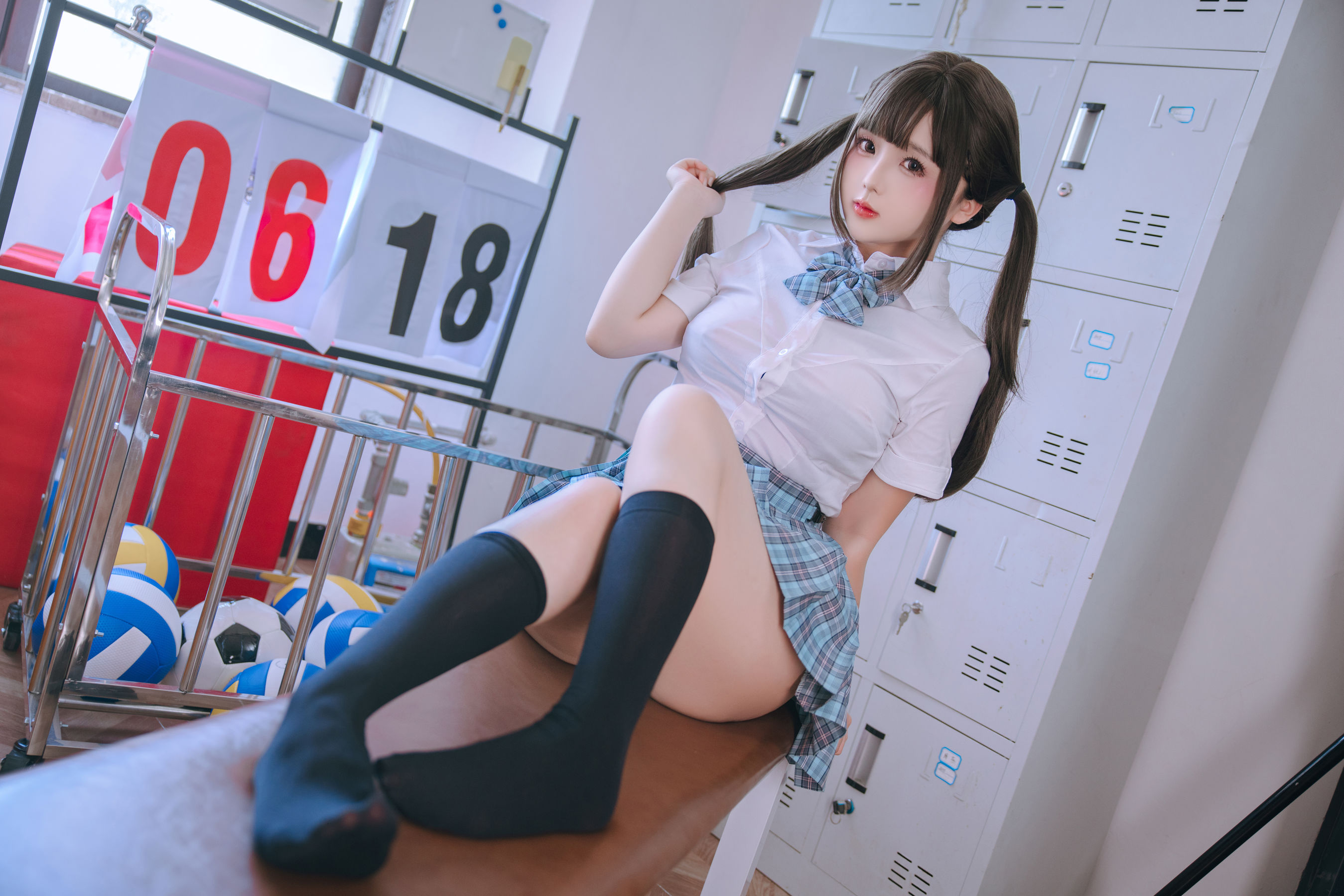 Cosplay日奈娇 - 更衣室