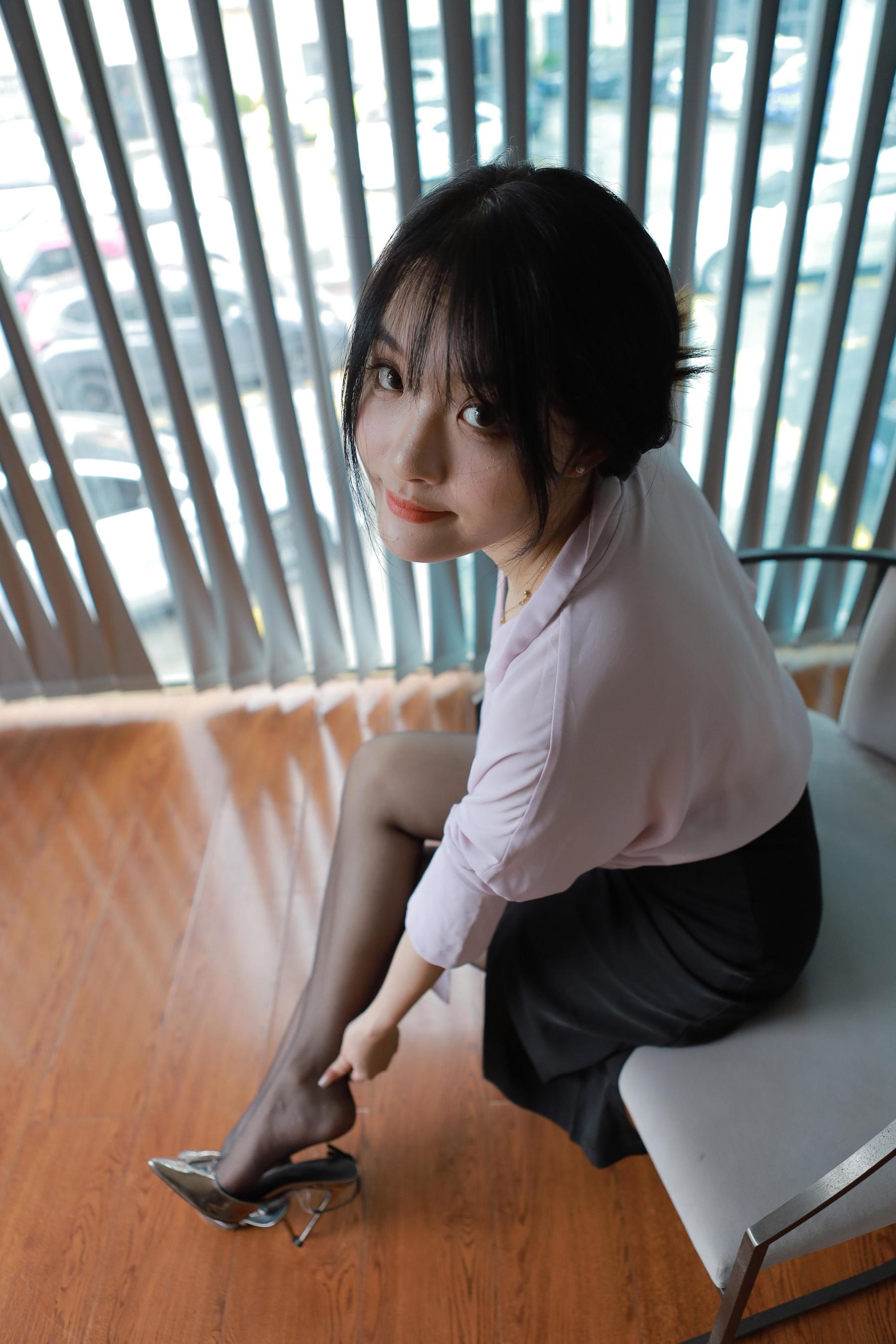 IESS异思趣向 - 模特： 婉萍 《职业黑丝》