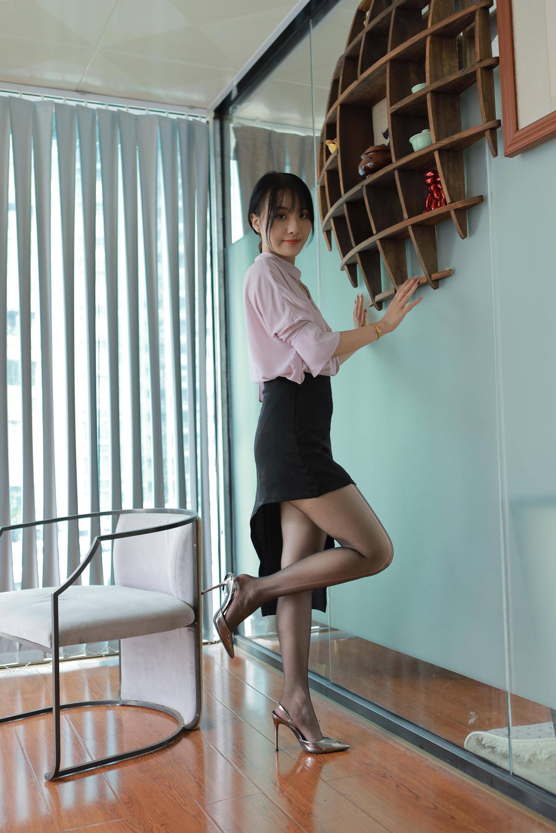IESS异思趣向 - 模特： 婉萍 《职业黑丝》