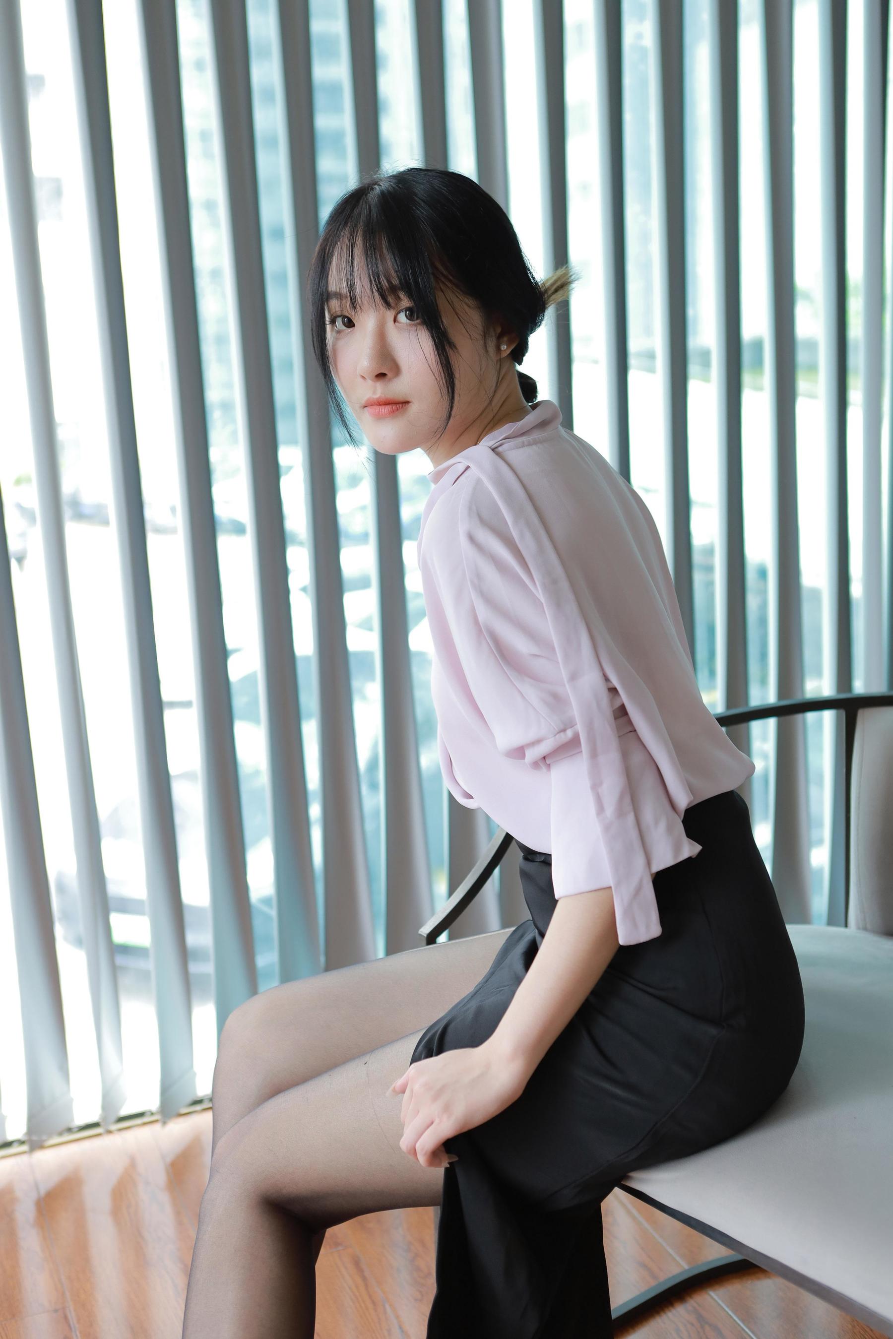 IESS异思趣向 - 模特： 婉萍 《职业黑丝》