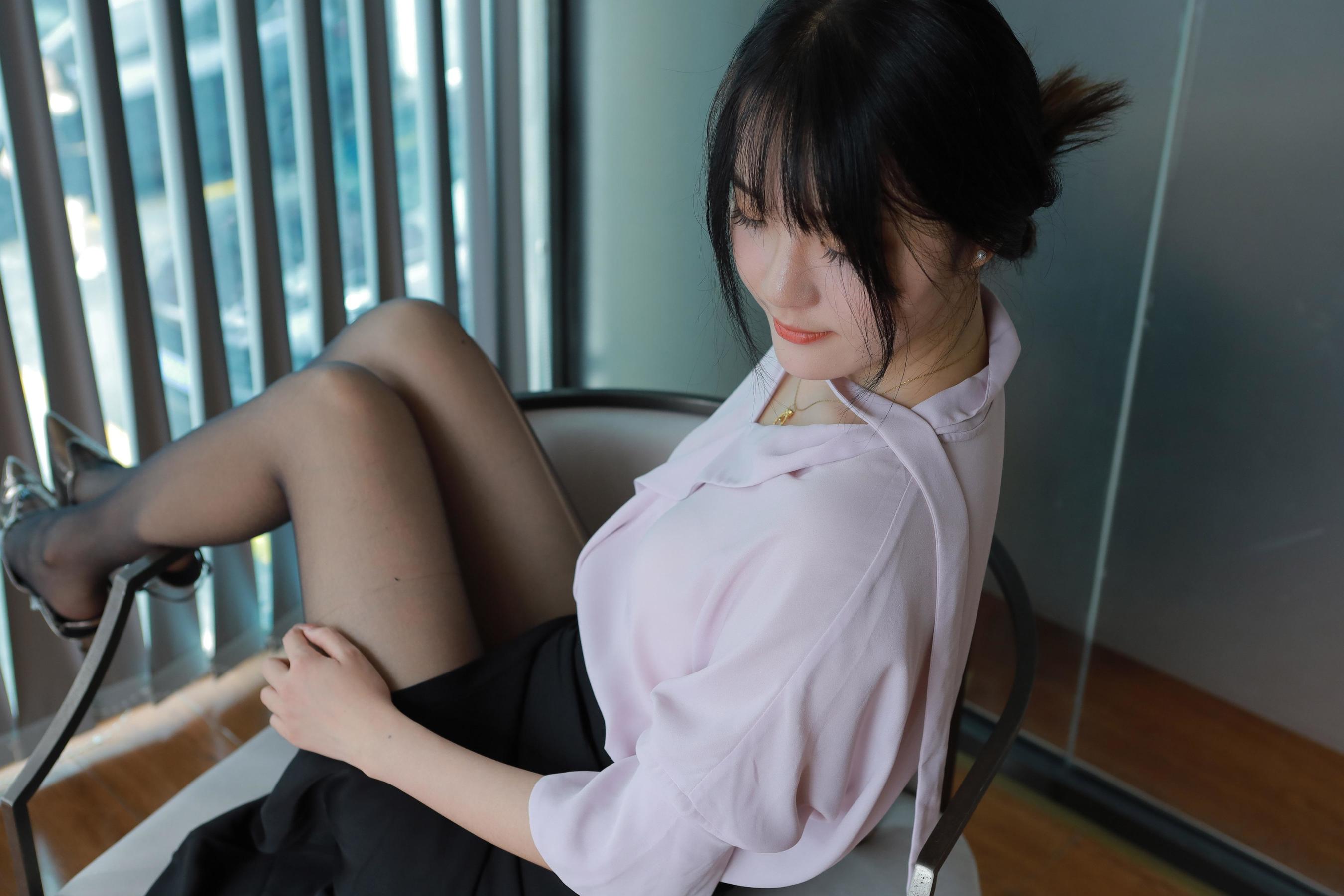 IESS异思趣向 - 模特： 婉萍 《职业黑丝》