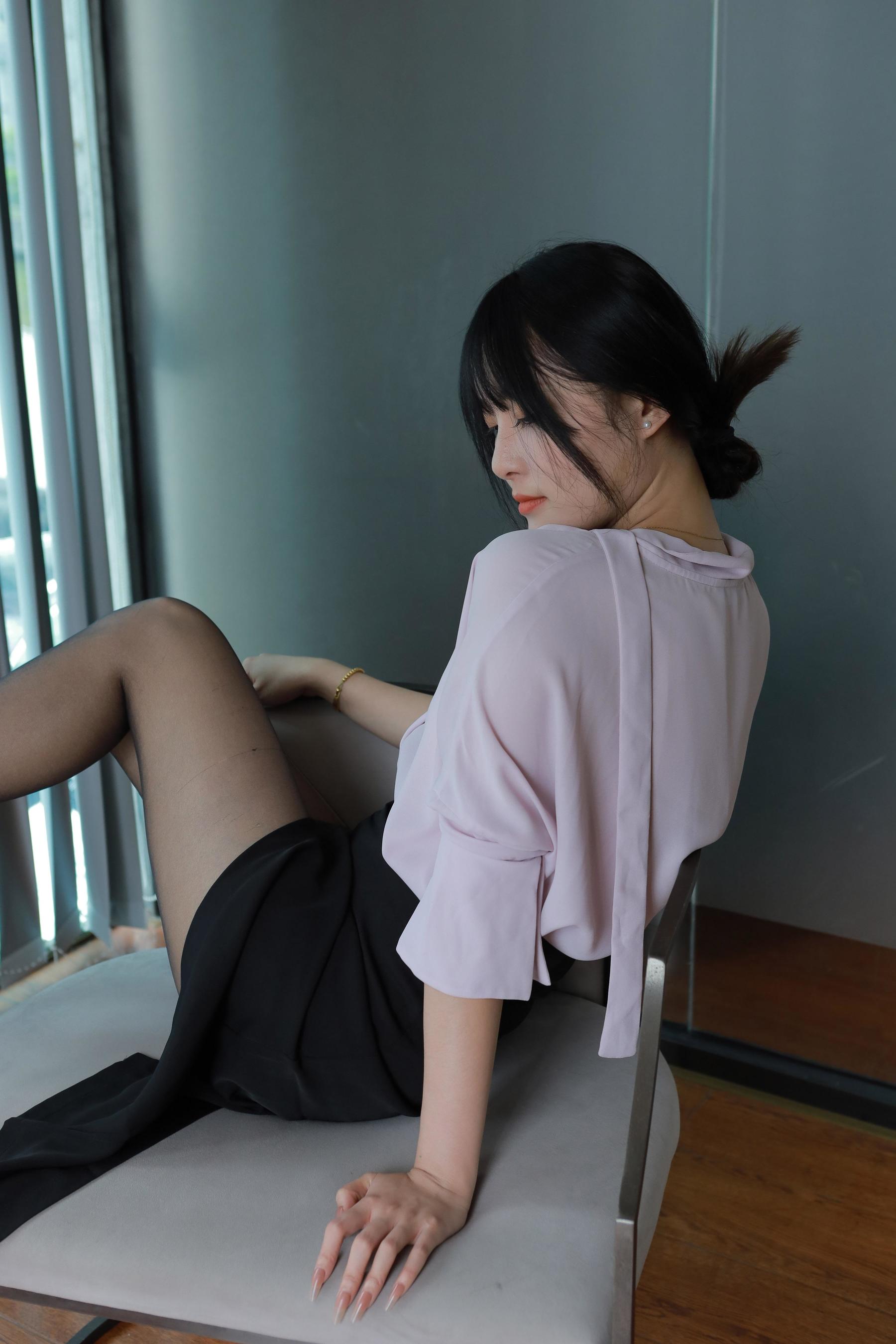 IESS异思趣向 - 模特： 婉萍 《职业黑丝》