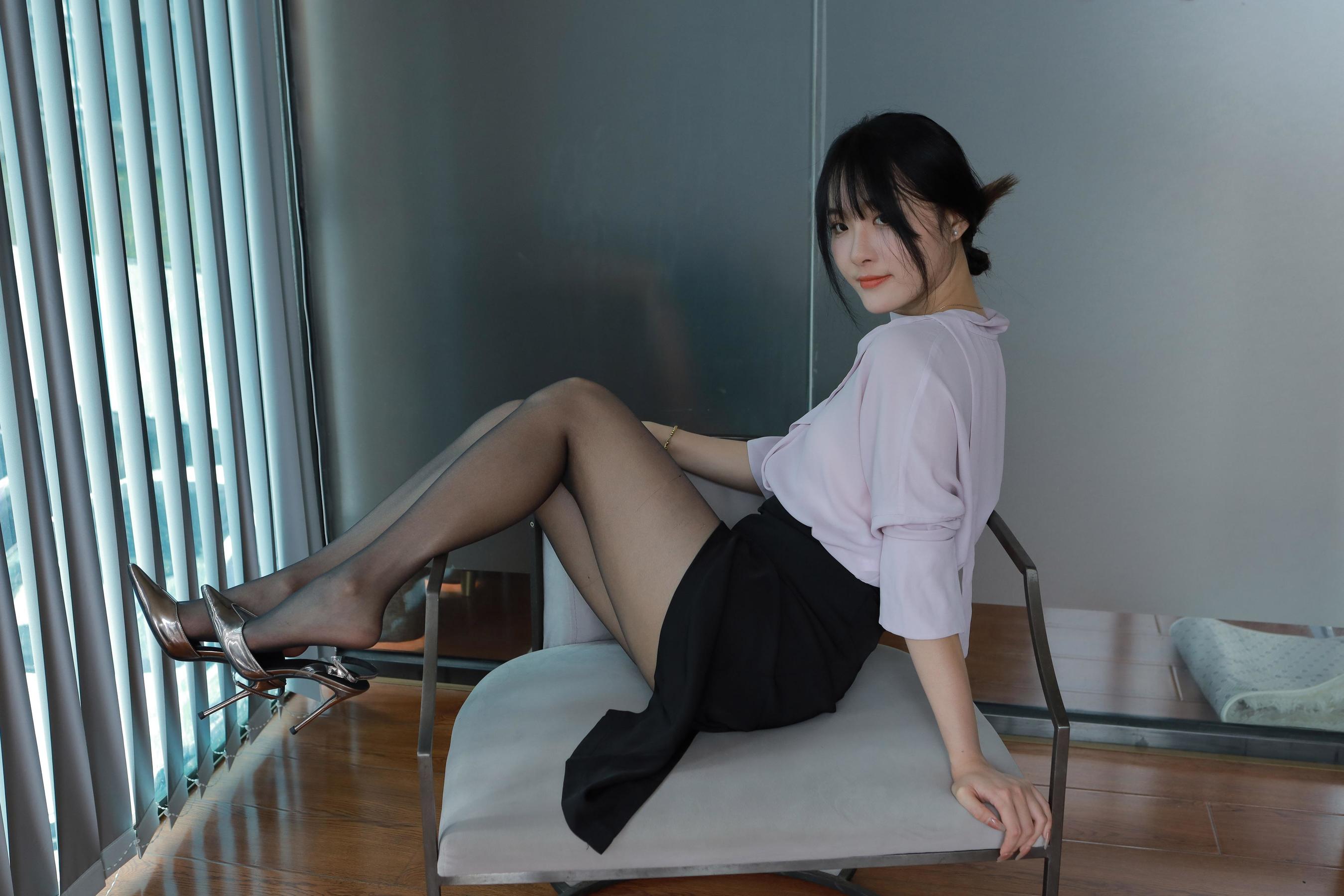 IESS异思趣向 - 模特： 婉萍 《职业黑丝》