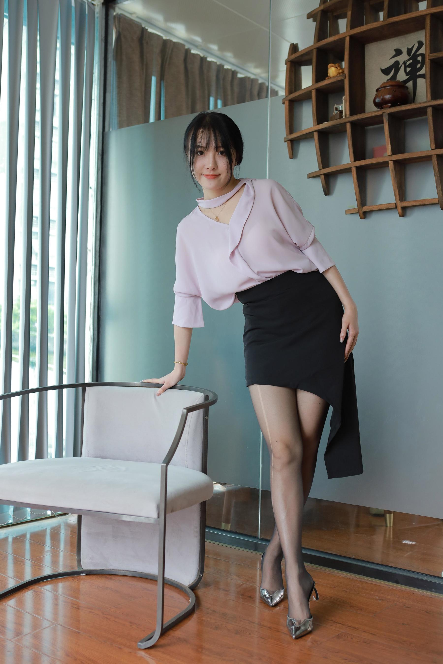 IESS异思趣向 - 模特： 婉萍 《职业黑丝》