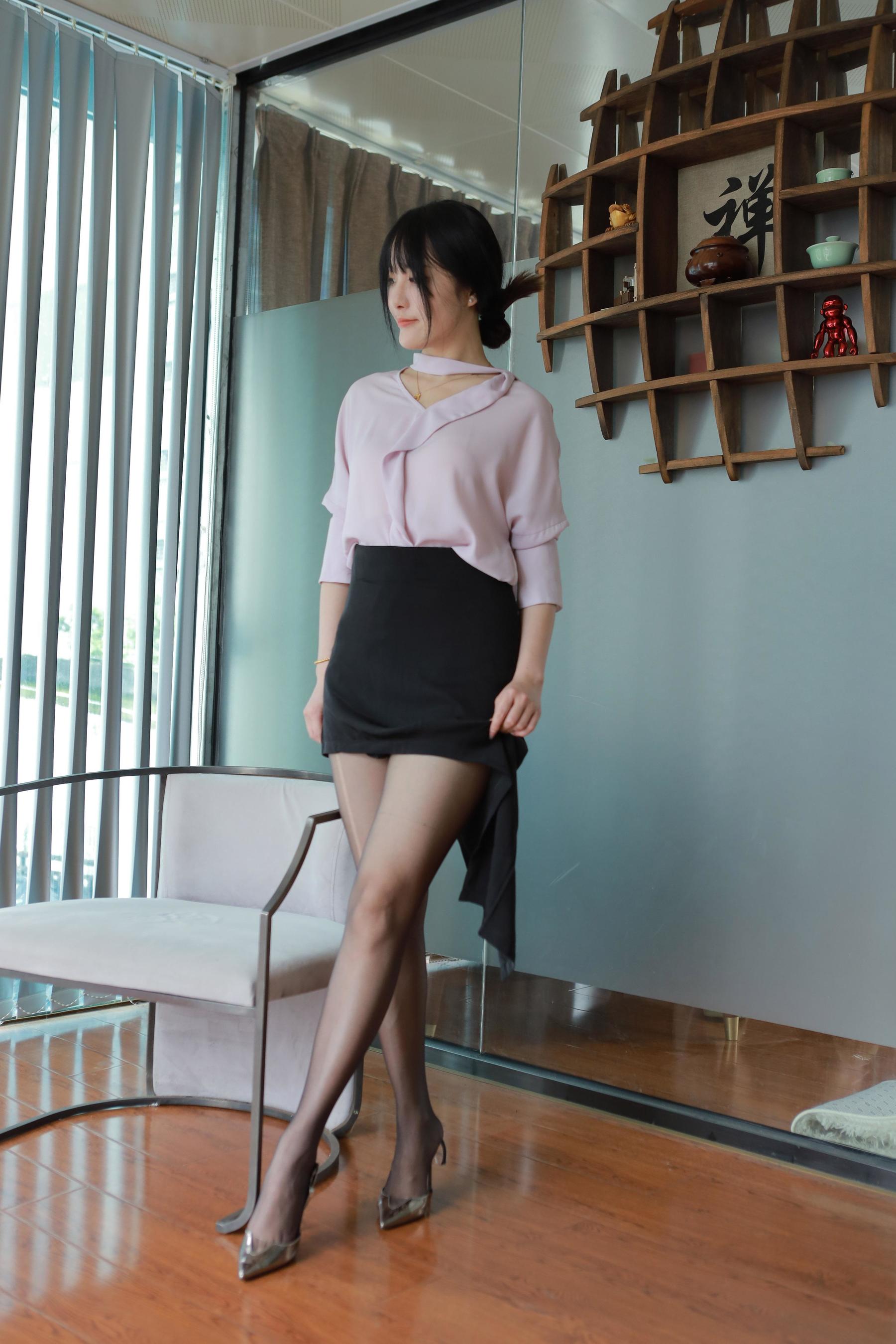 IESS异思趣向 - 模特： 婉萍 《职业黑丝》