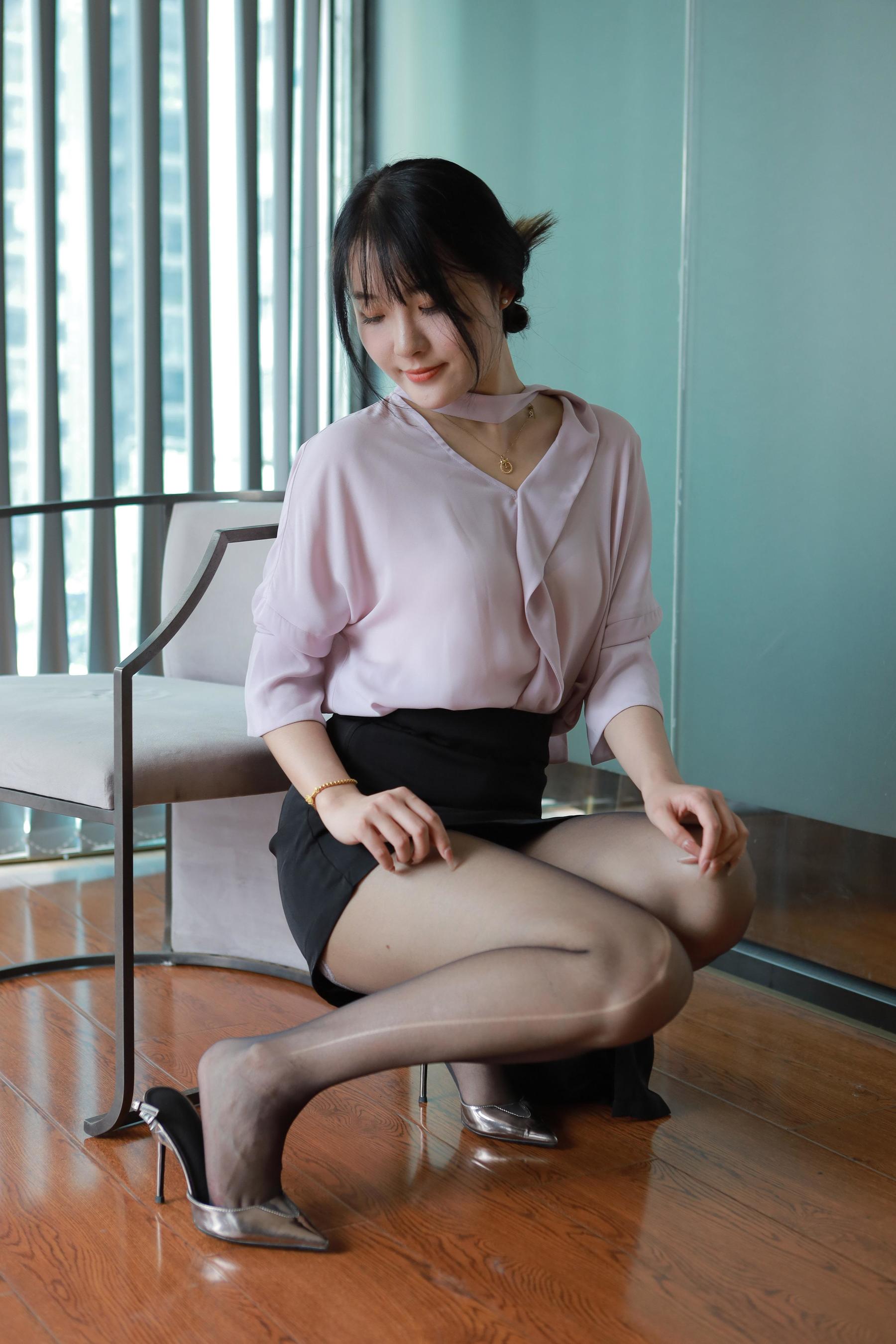 IESS异思趣向 - 模特： 婉萍 《职业黑丝》