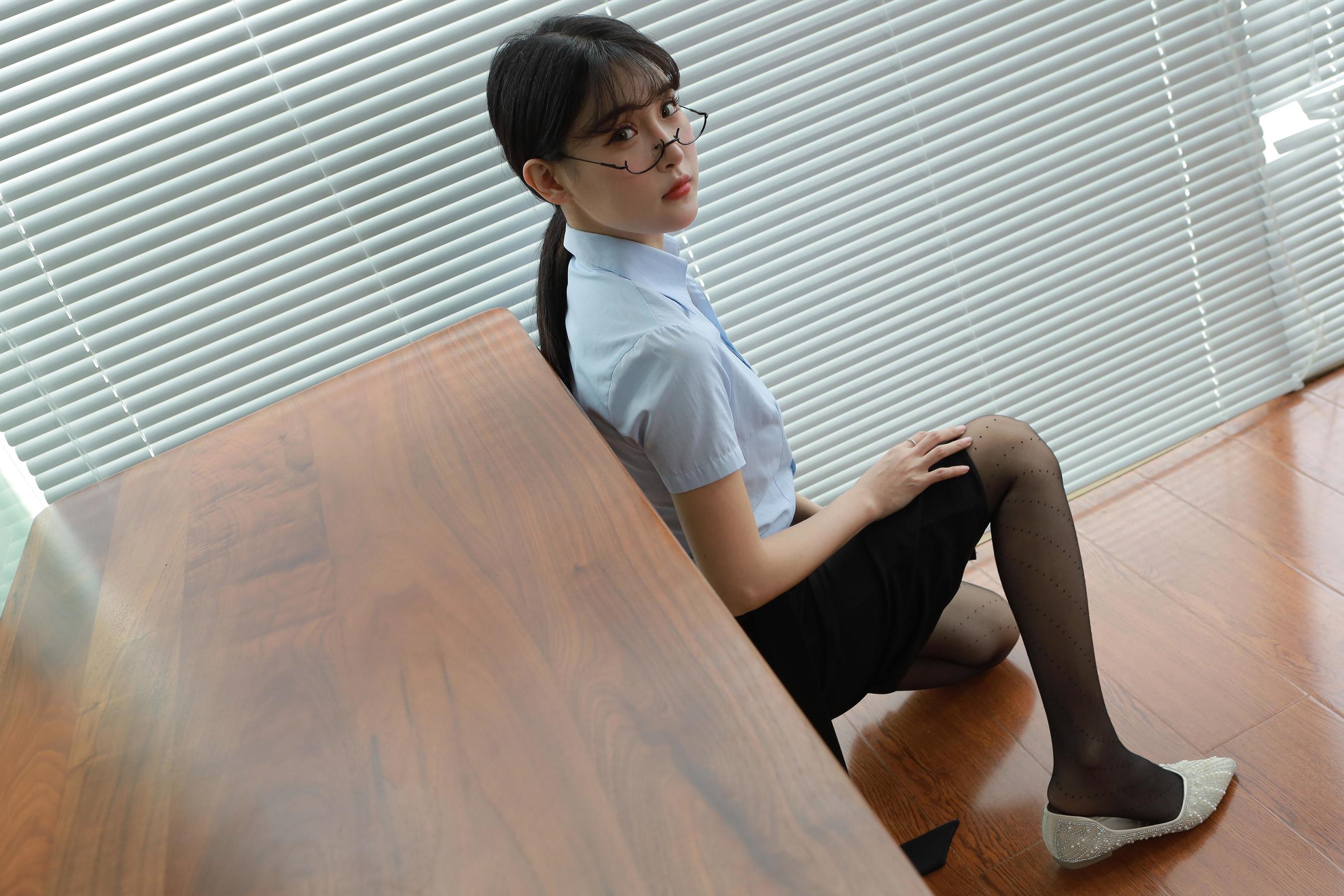 IESS异思趣向 - 模特： 小宝 《迷人波点》
