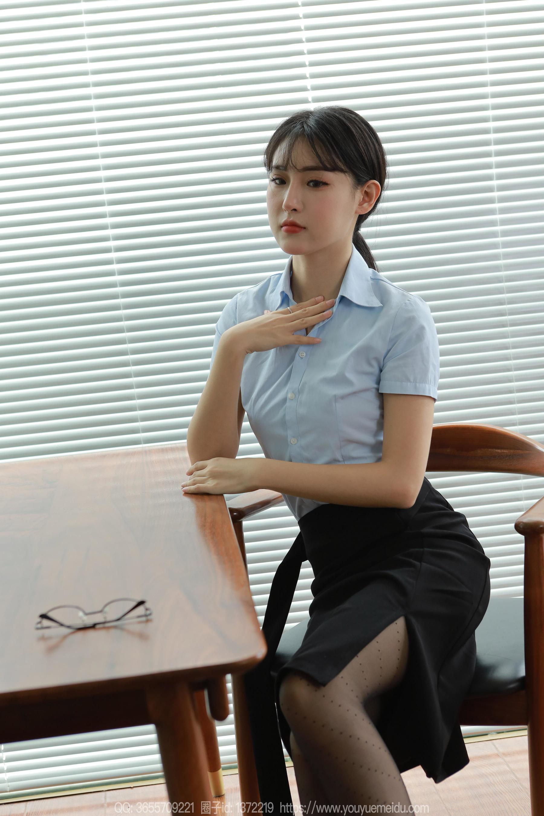 IESS异思趣向 - 模特： 小宝 《迷人波点》