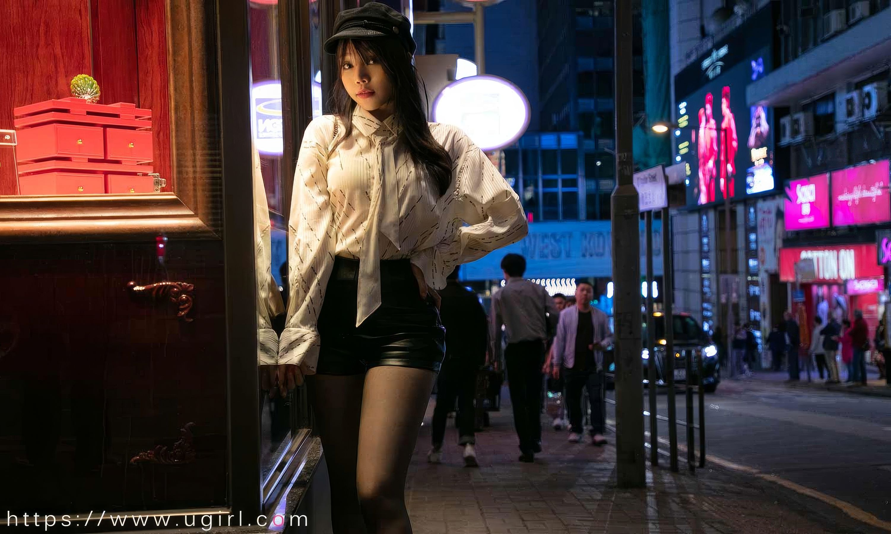 UGirls 爱尤物 No.2867 你出现的街角 芝芝booty