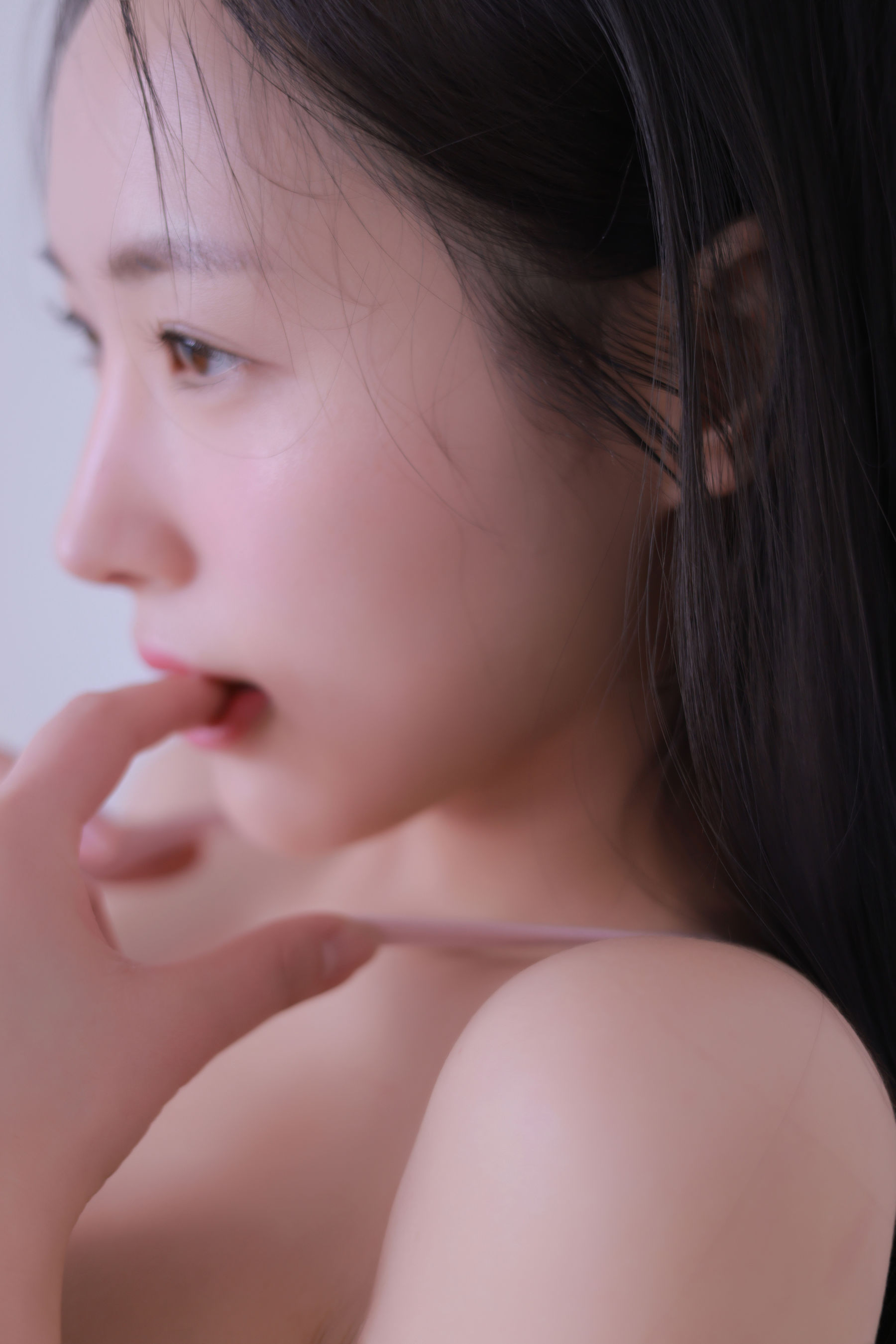 Yeonhwa - Pure white girl