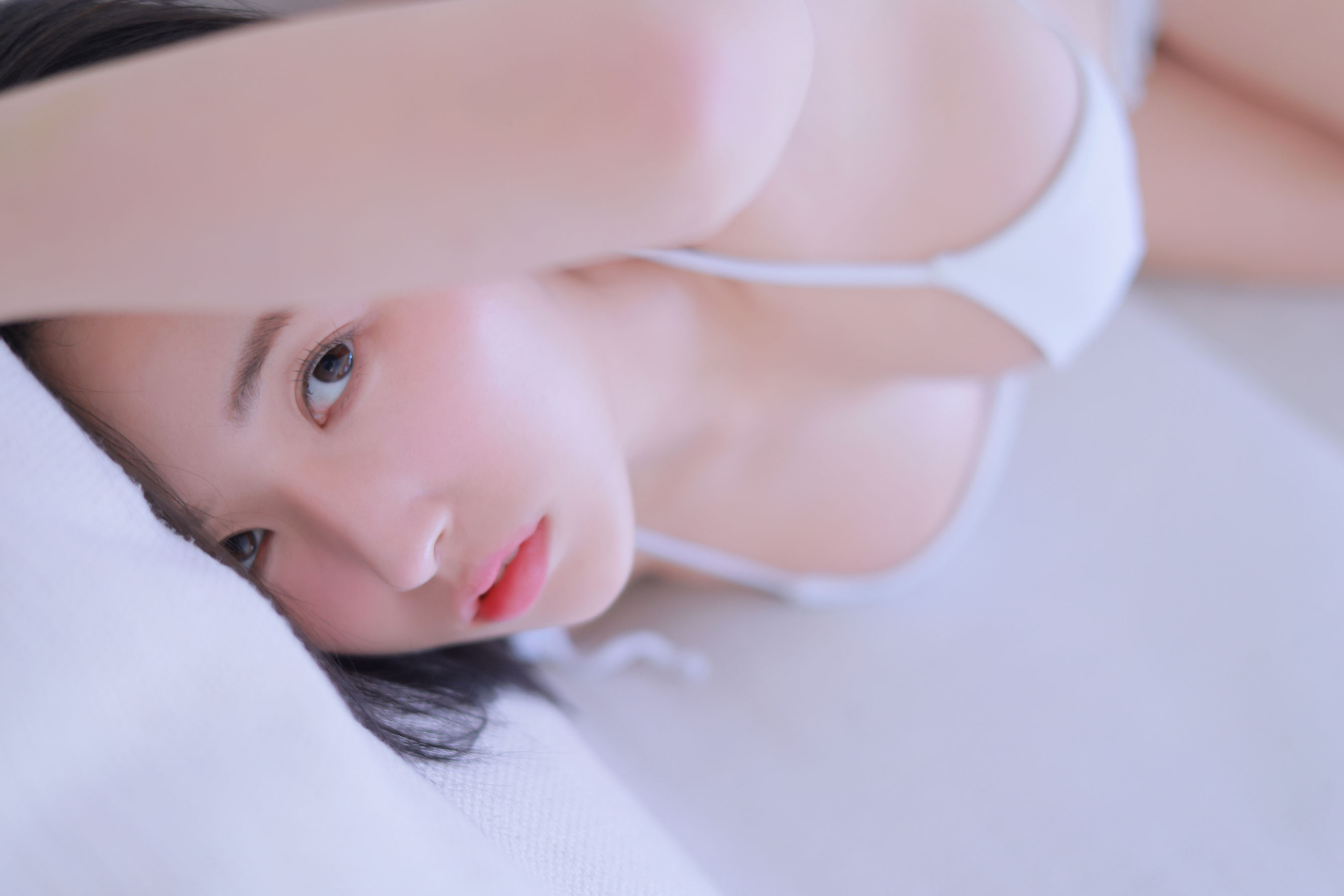 Yeonhwa - Pure white girl