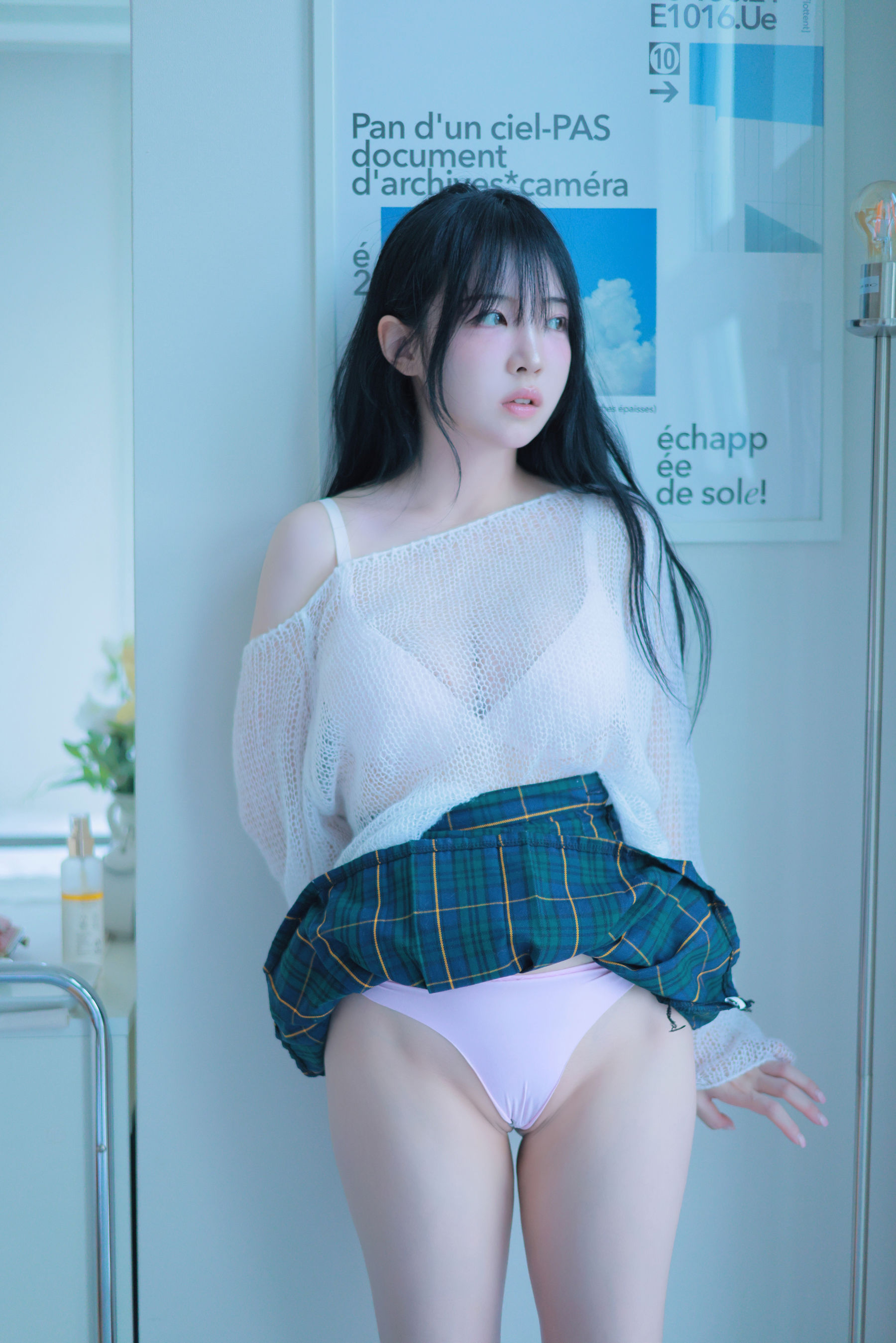 [PATREON] Rina - Extra-short plaid skirt
