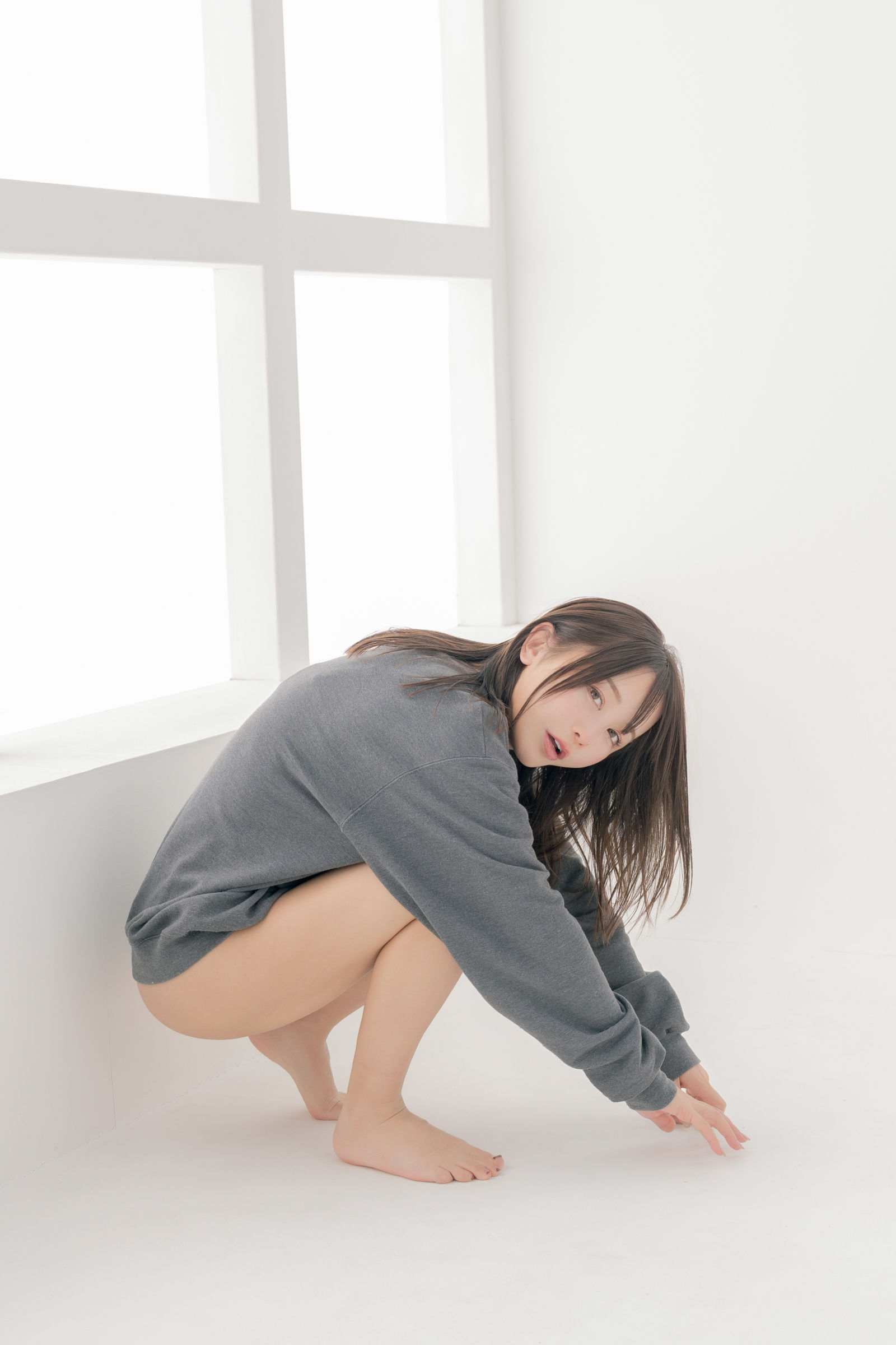 いくみ – (193iKkyu3) [Fantia] [2024.01.31] Sweatshirt×Lingerie