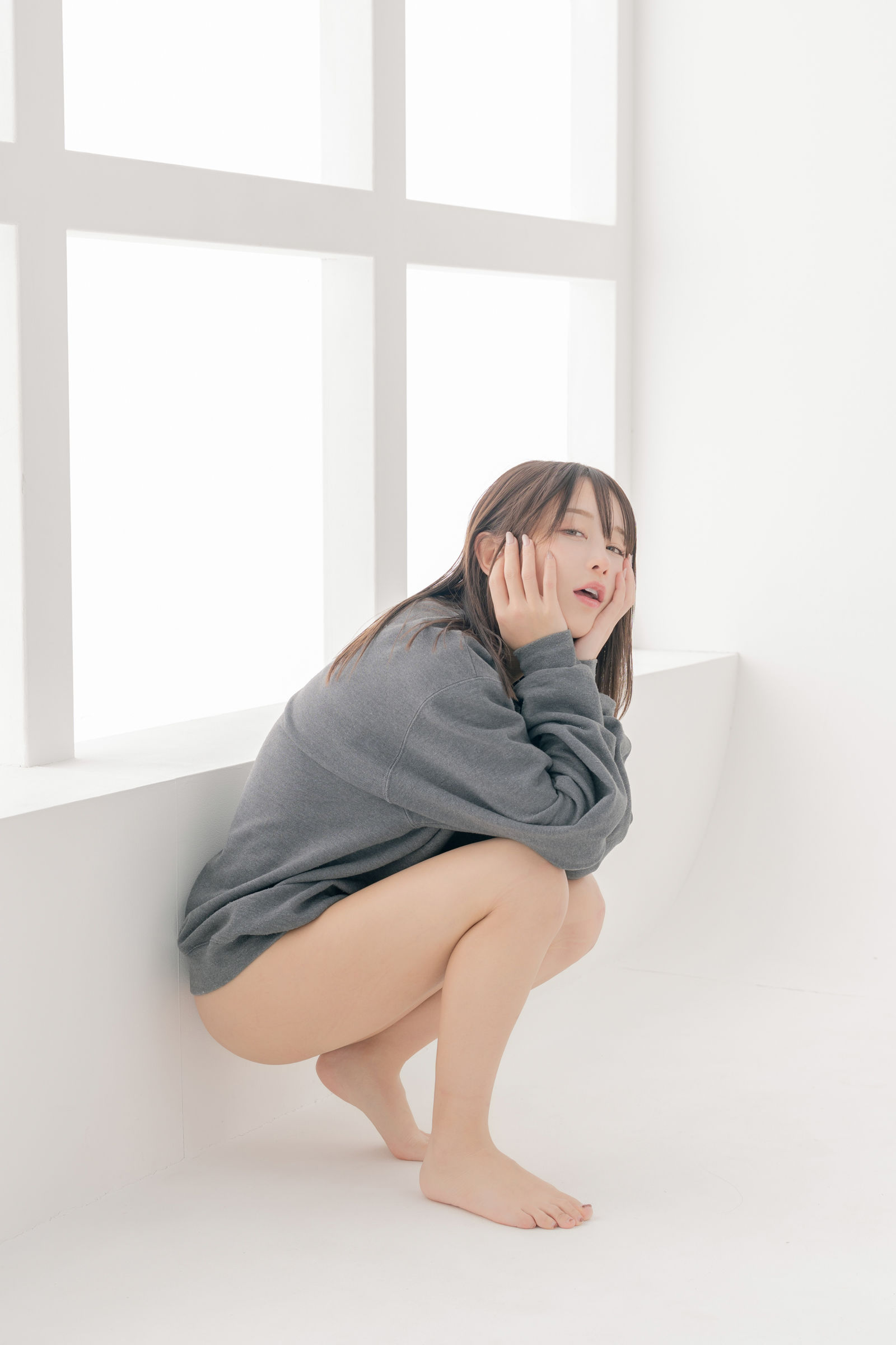 いくみ – (193iKkyu3) [Fantia] [2024.01.31] Sweatshirt×Lingerie