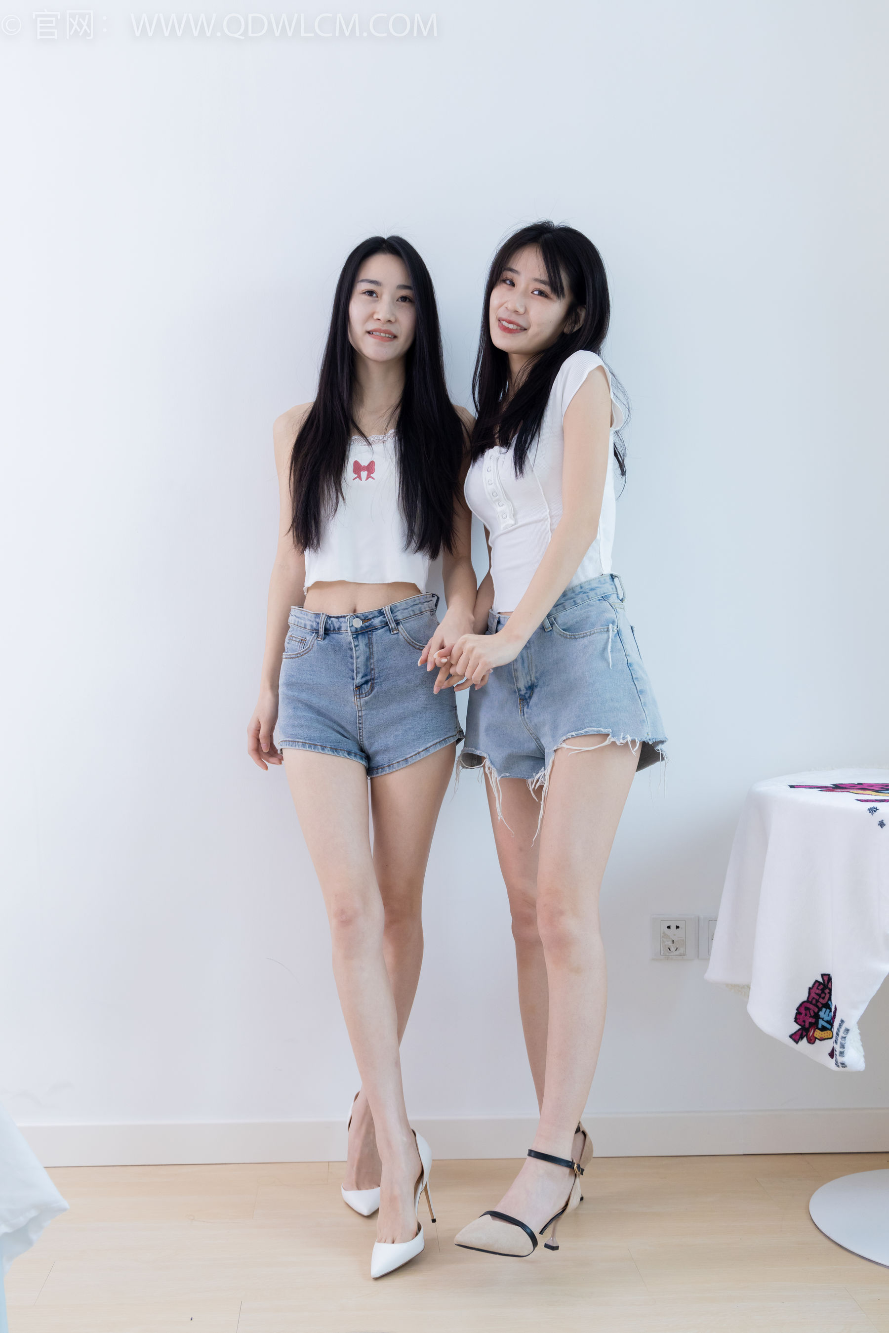 物恋传媒 No.2003 果汁&菜菜 -纯白记忆