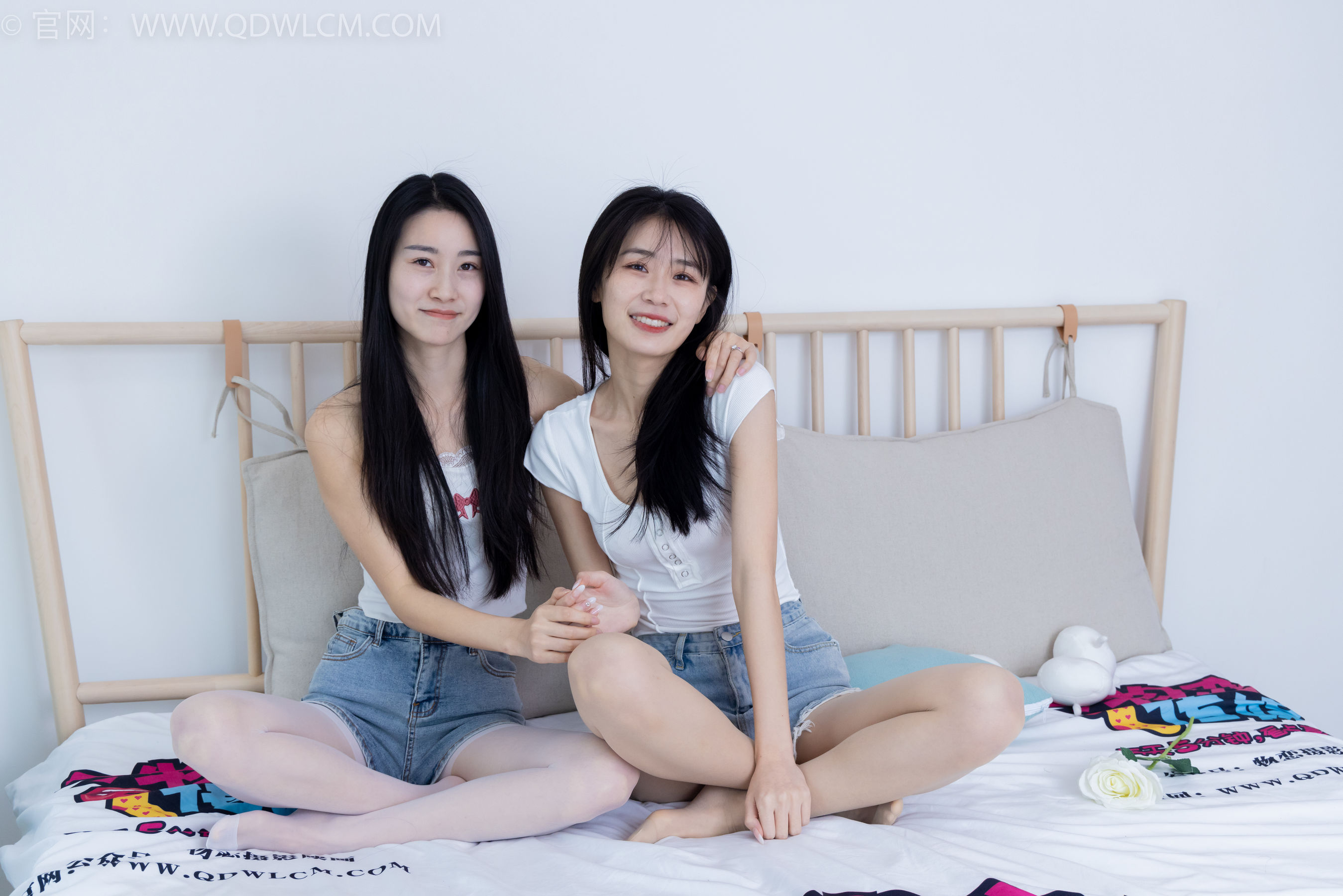物恋传媒 No.2003 果汁&菜菜 -纯白记忆