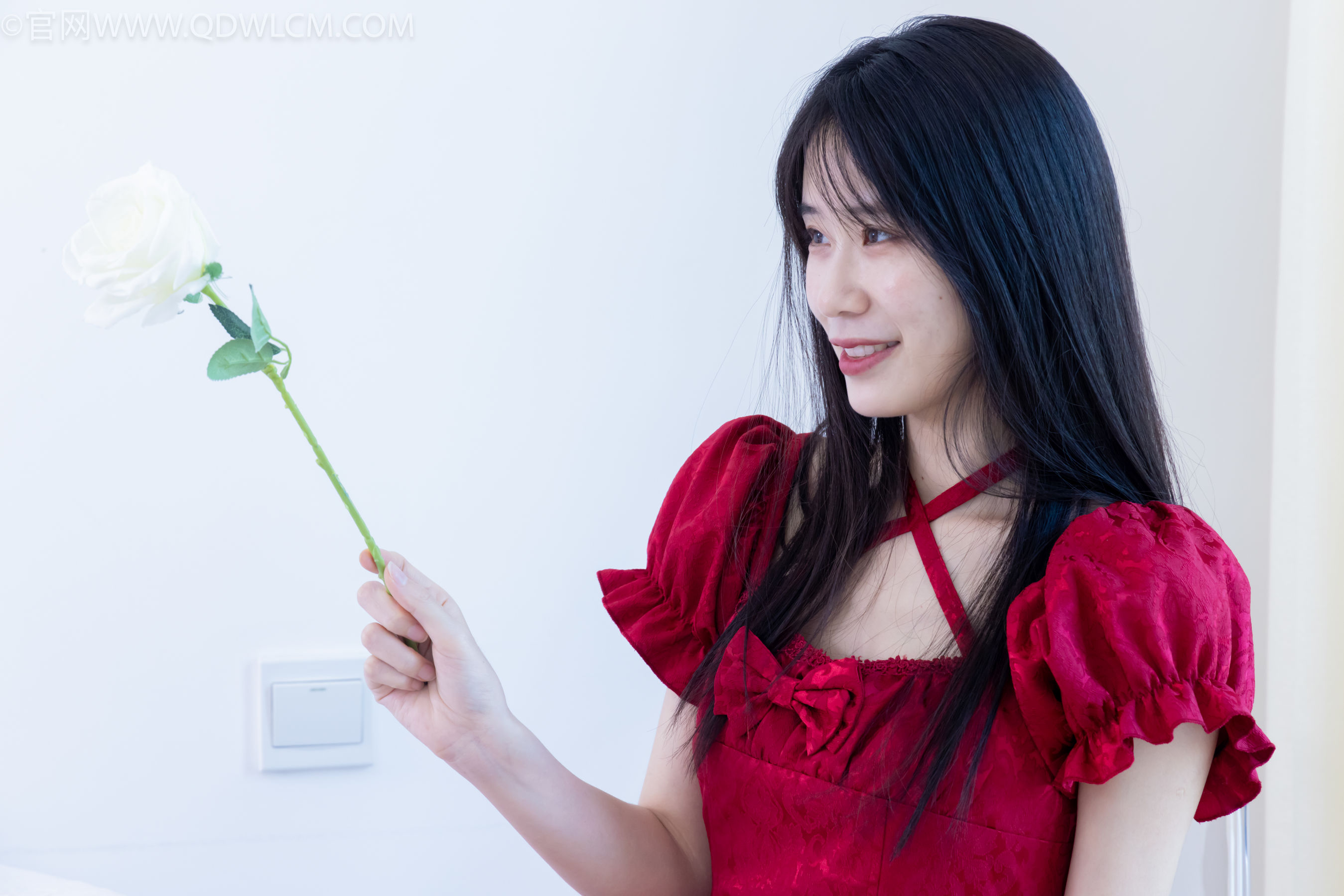 物恋传媒 No.2012 菜菜 -黑色蔷薇