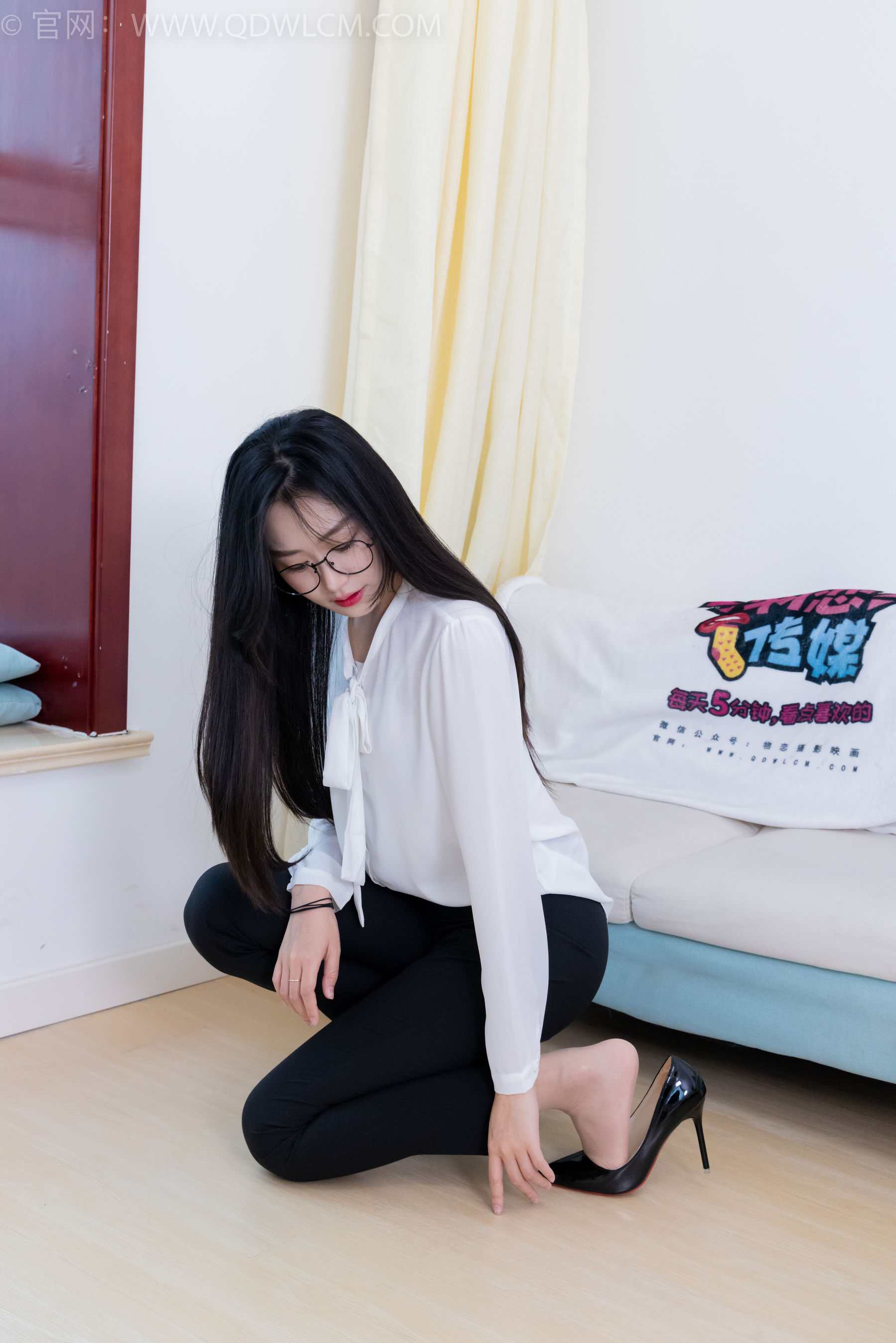 物恋传媒 No.2022 小敏 -心被雾深陷