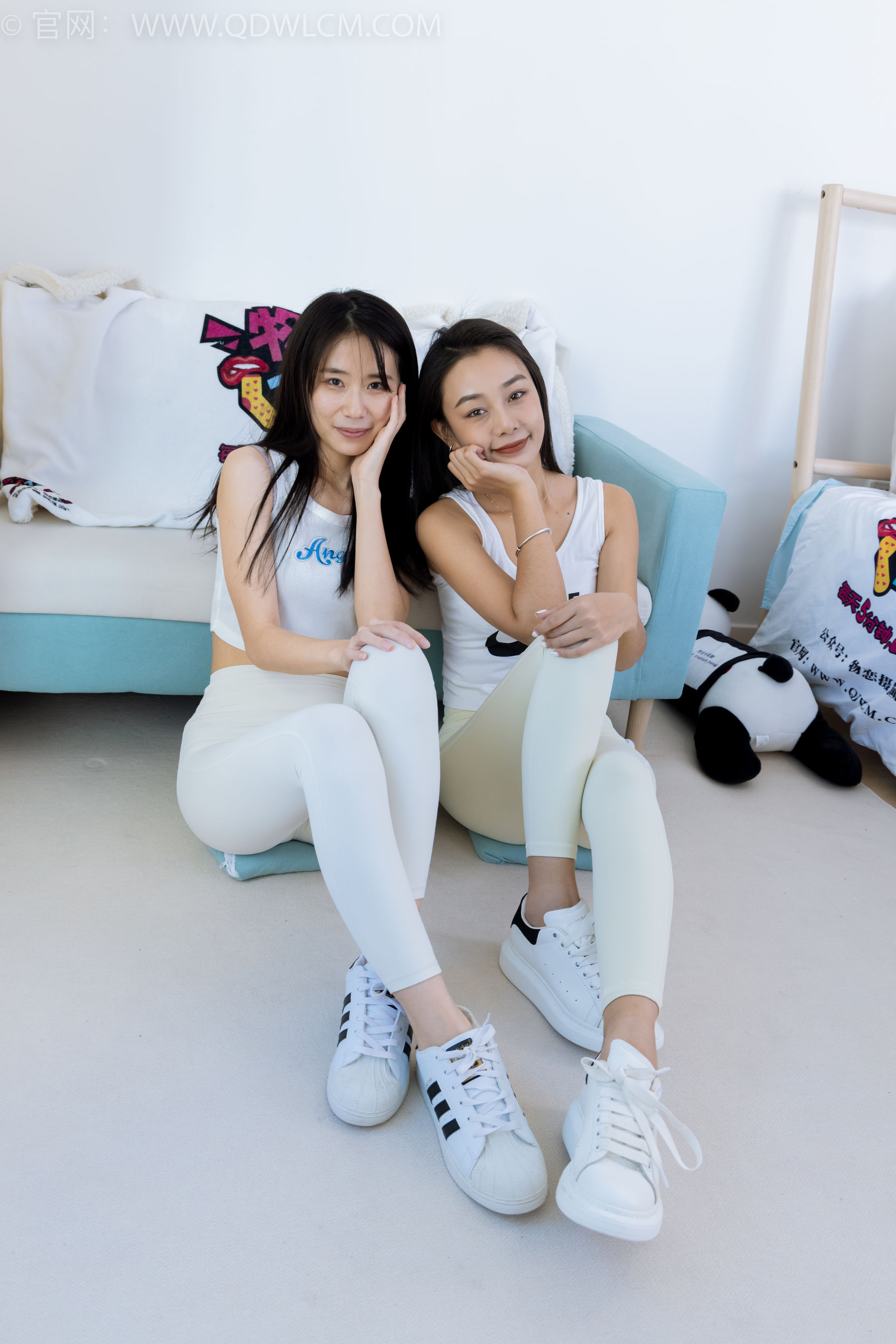 物恋传媒 No.2025 菜菜&岚岚 -追逐你的眼眸