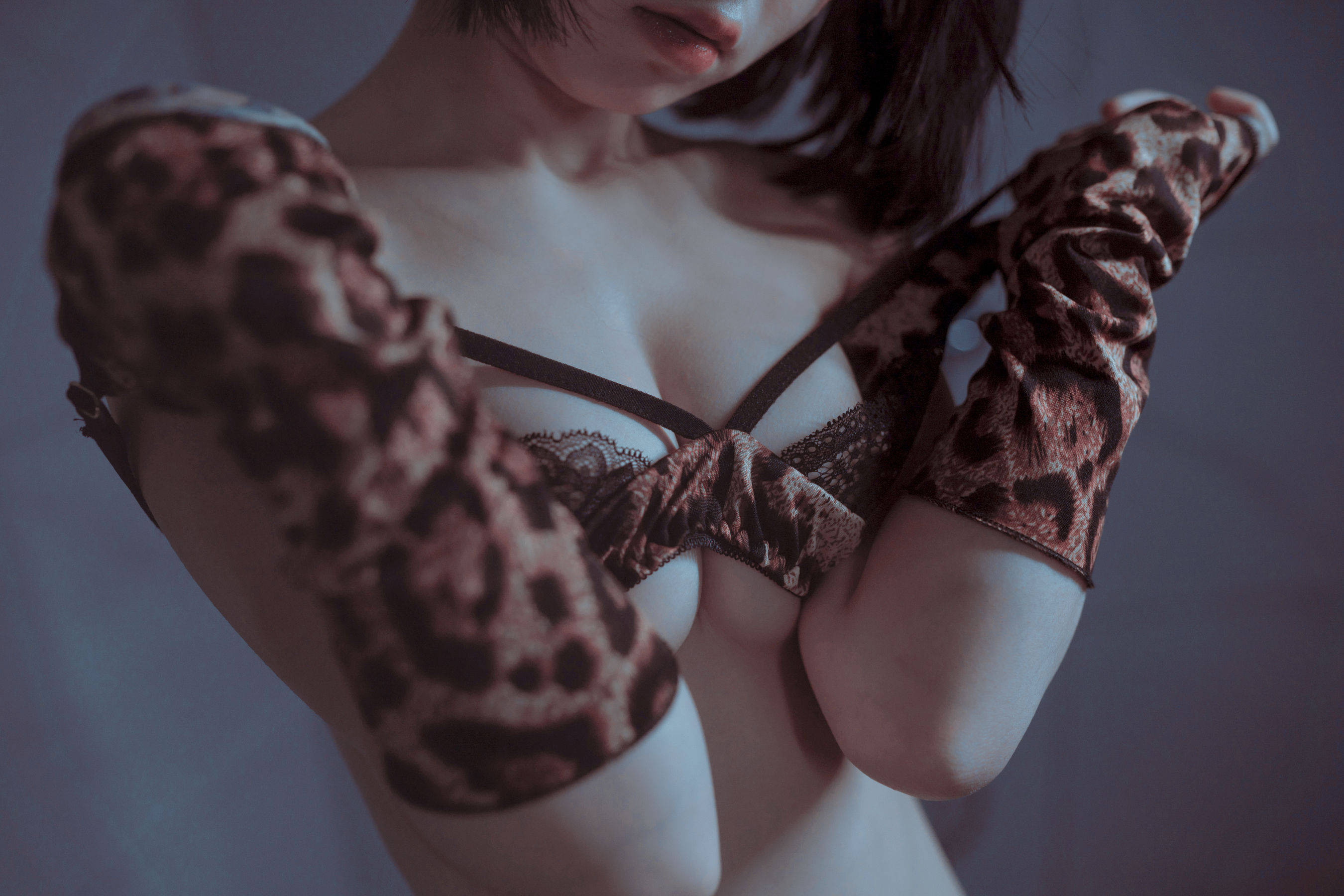 美少女晕崽 - 小豹精