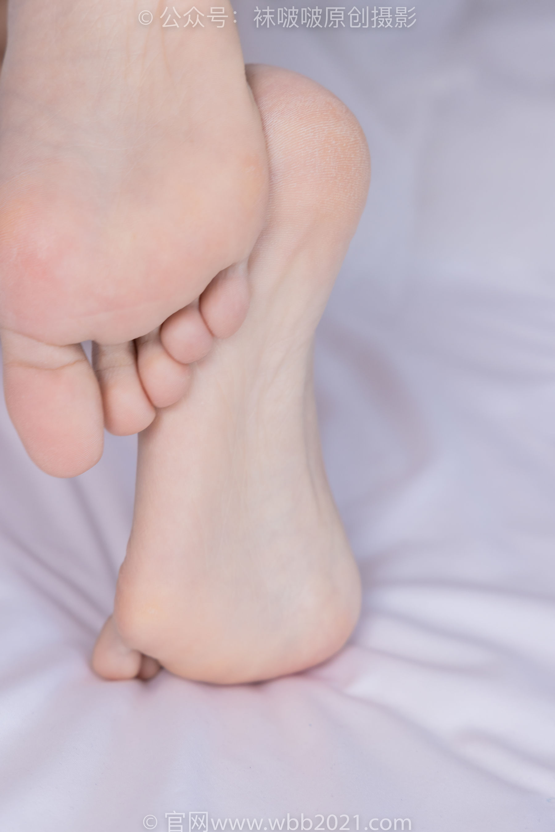 BoBoSocks袜啵啵 No.409 奶油 -两双高跟鞋、厚白丝大腿袜、裸足