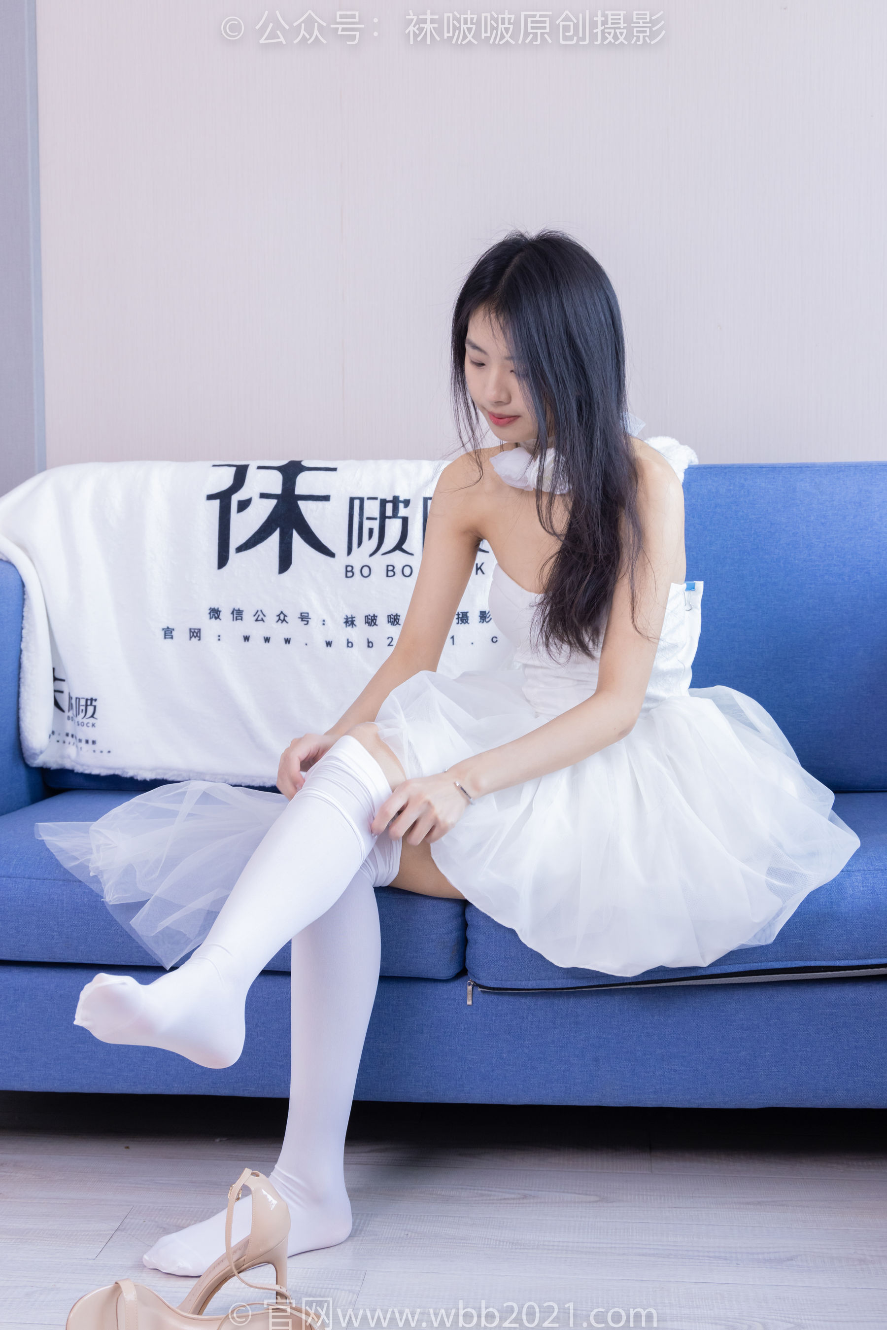BoBoSocks袜啵啵 No.409 奶油 -两双高跟鞋、厚白丝大腿袜、裸足