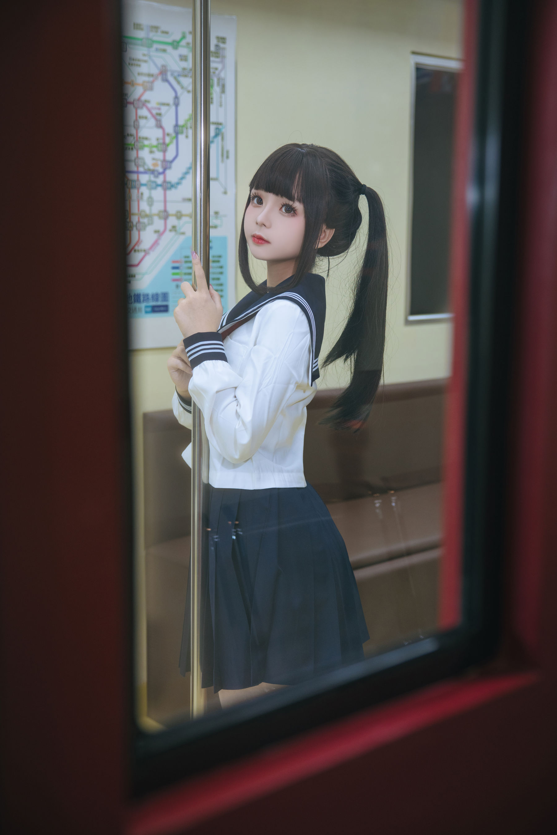 Cosplay日奈娇 - 列车JK