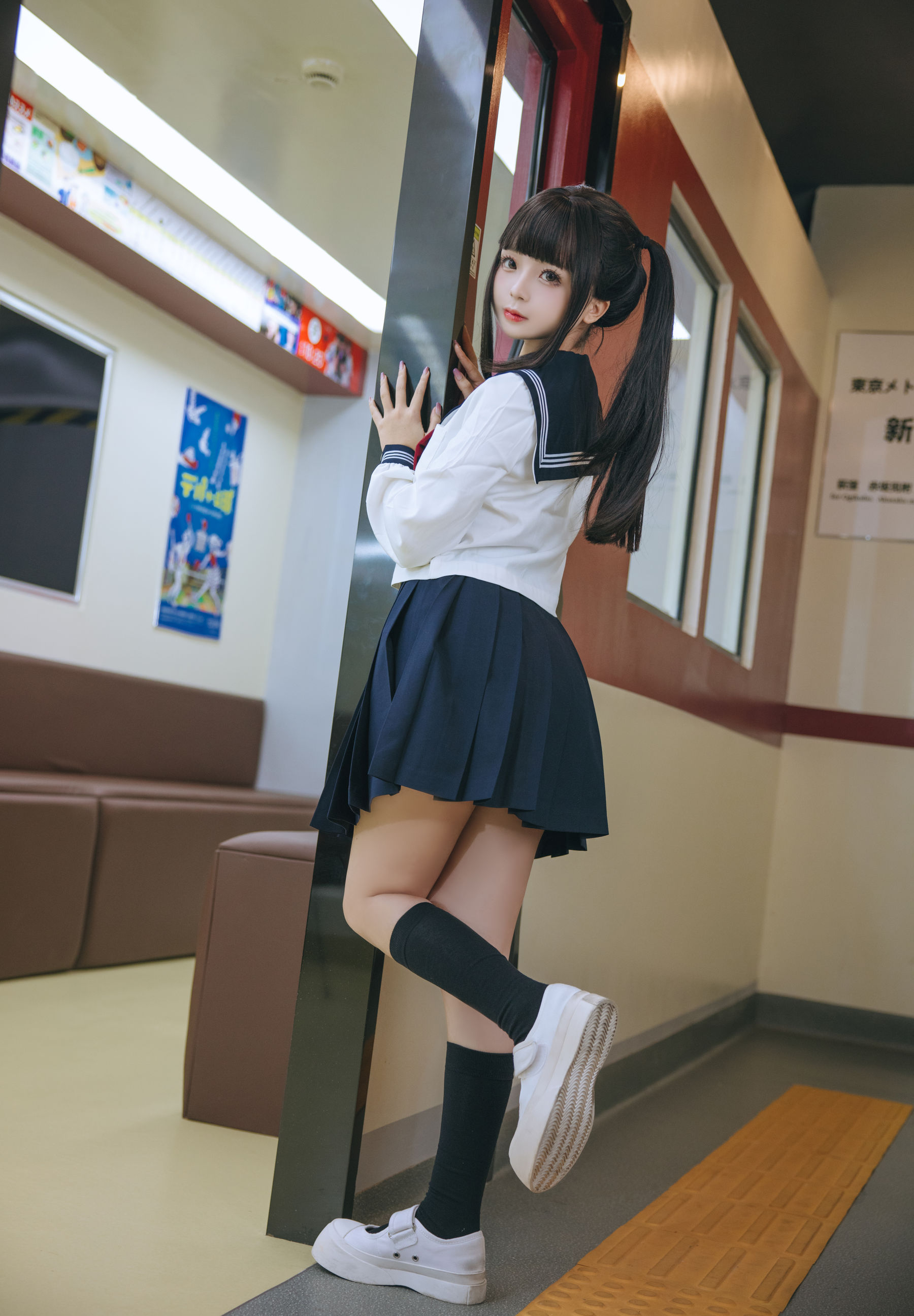 Cosplay日奈娇 - 列车JK