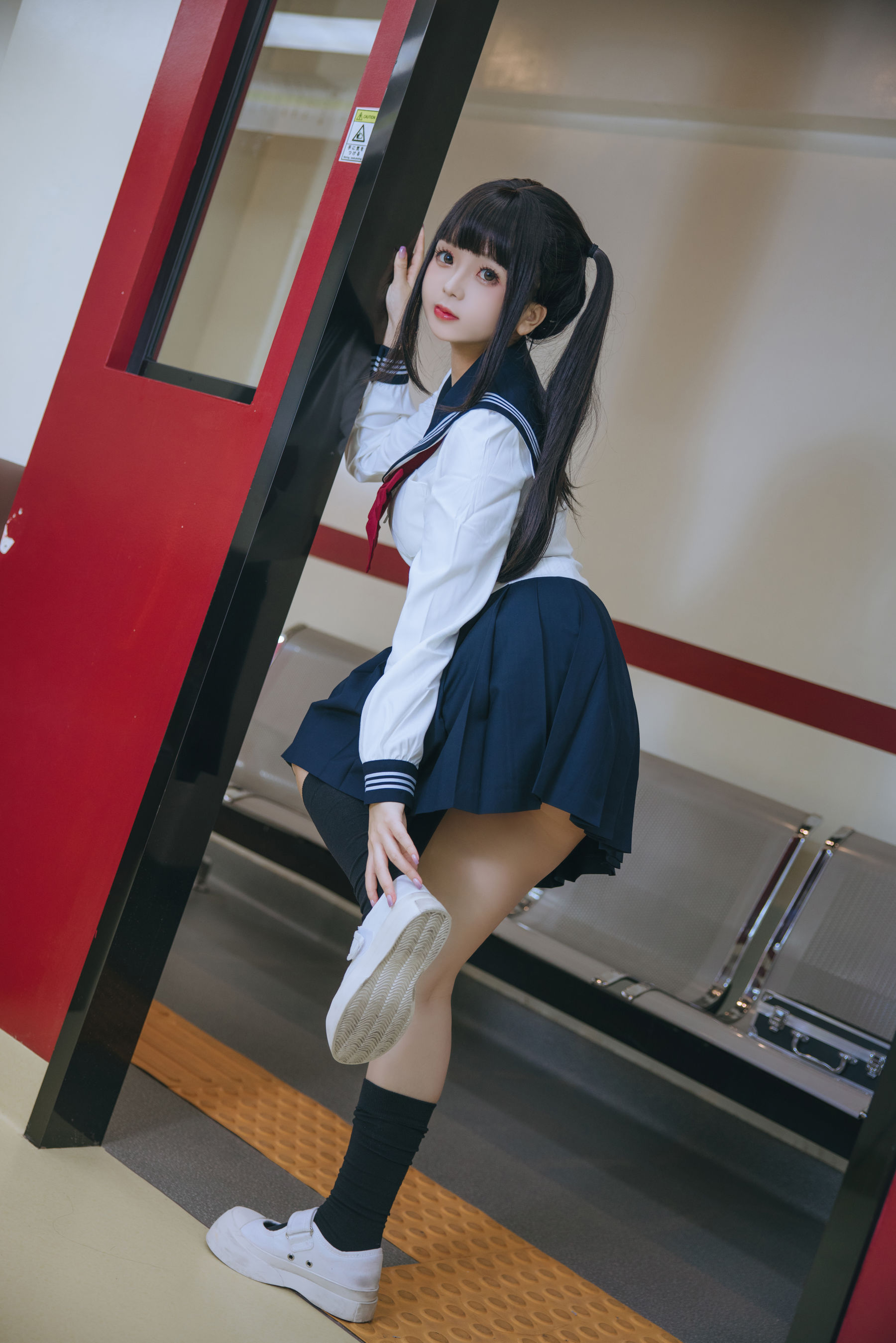 Cosplay日奈娇 - 列车JK