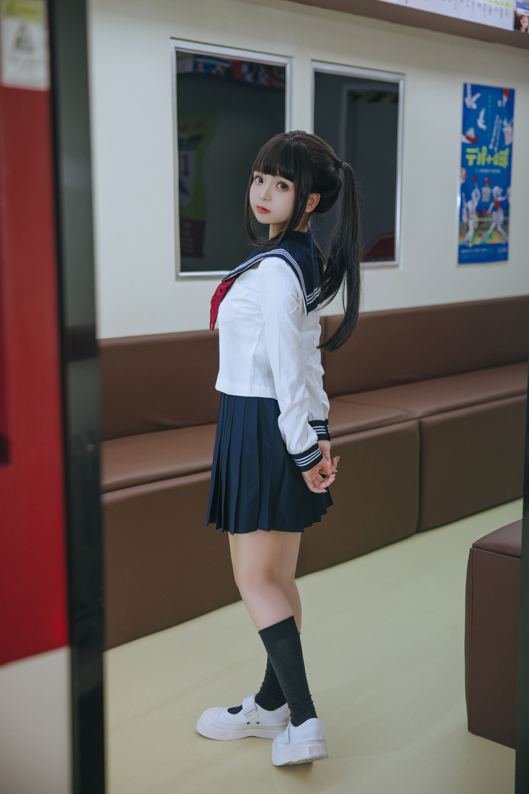 Cosplay日奈娇 - 列车JK