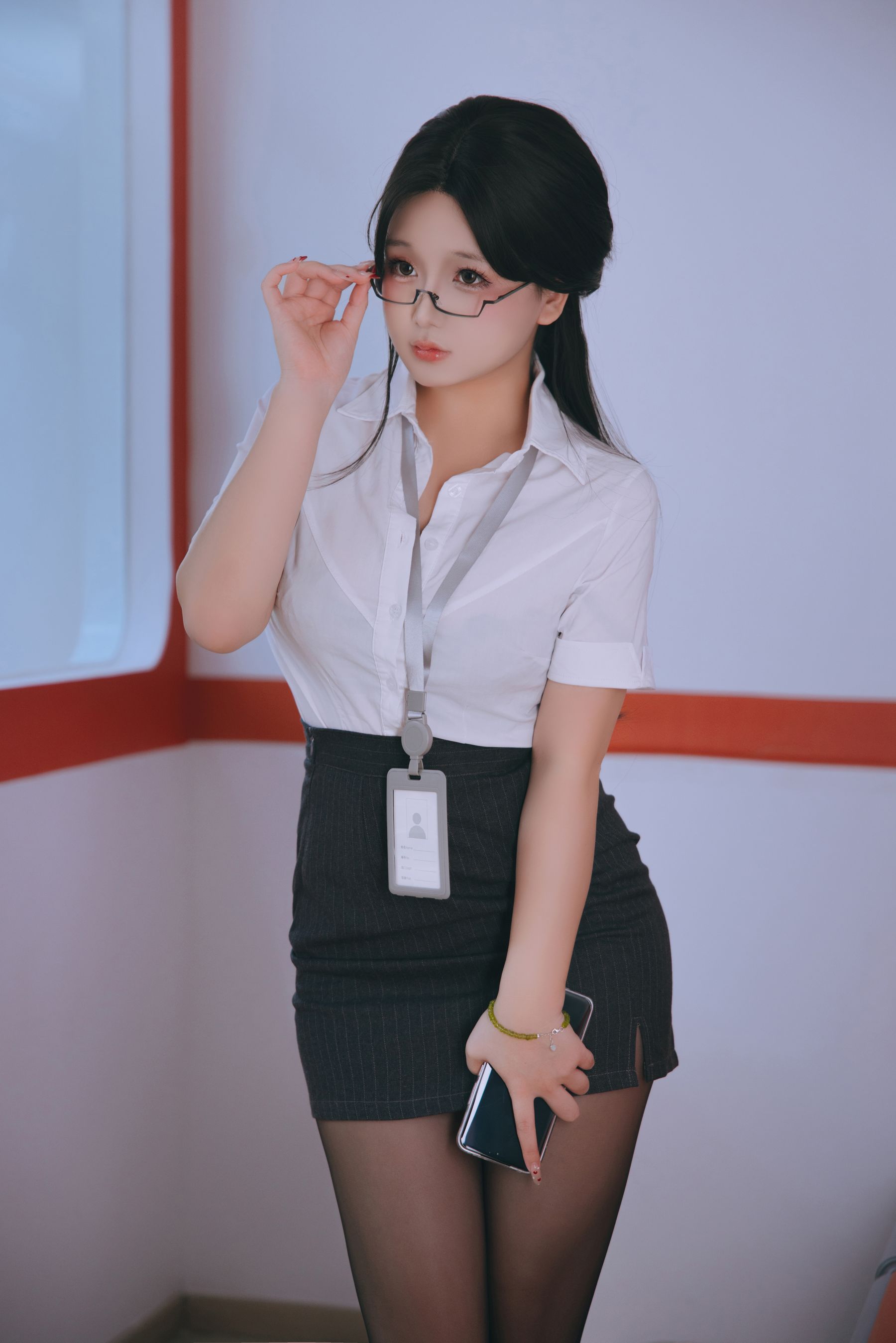 Cosplay日奈娇 - 地铁OL