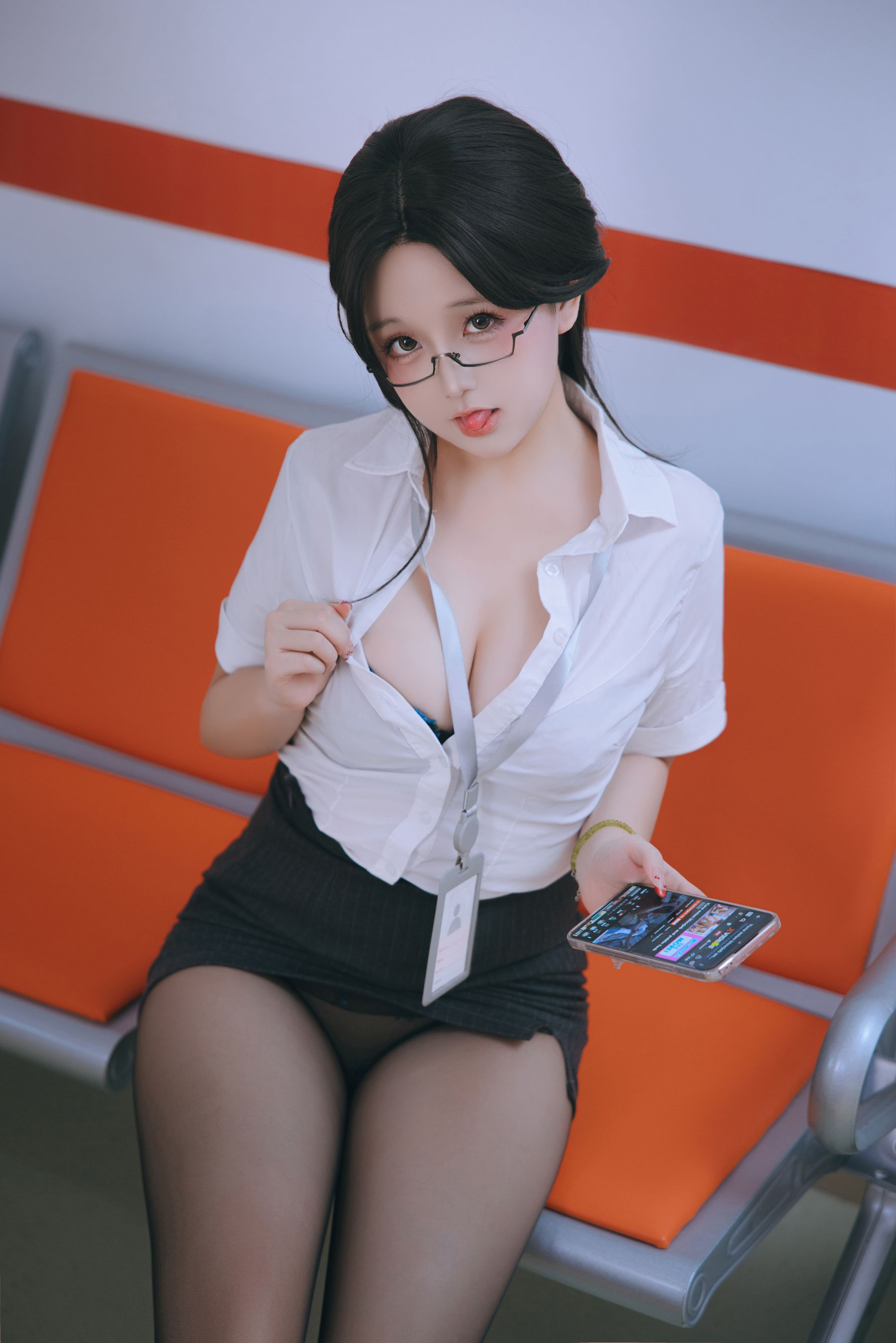 Cosplay日奈娇 - 地铁OL