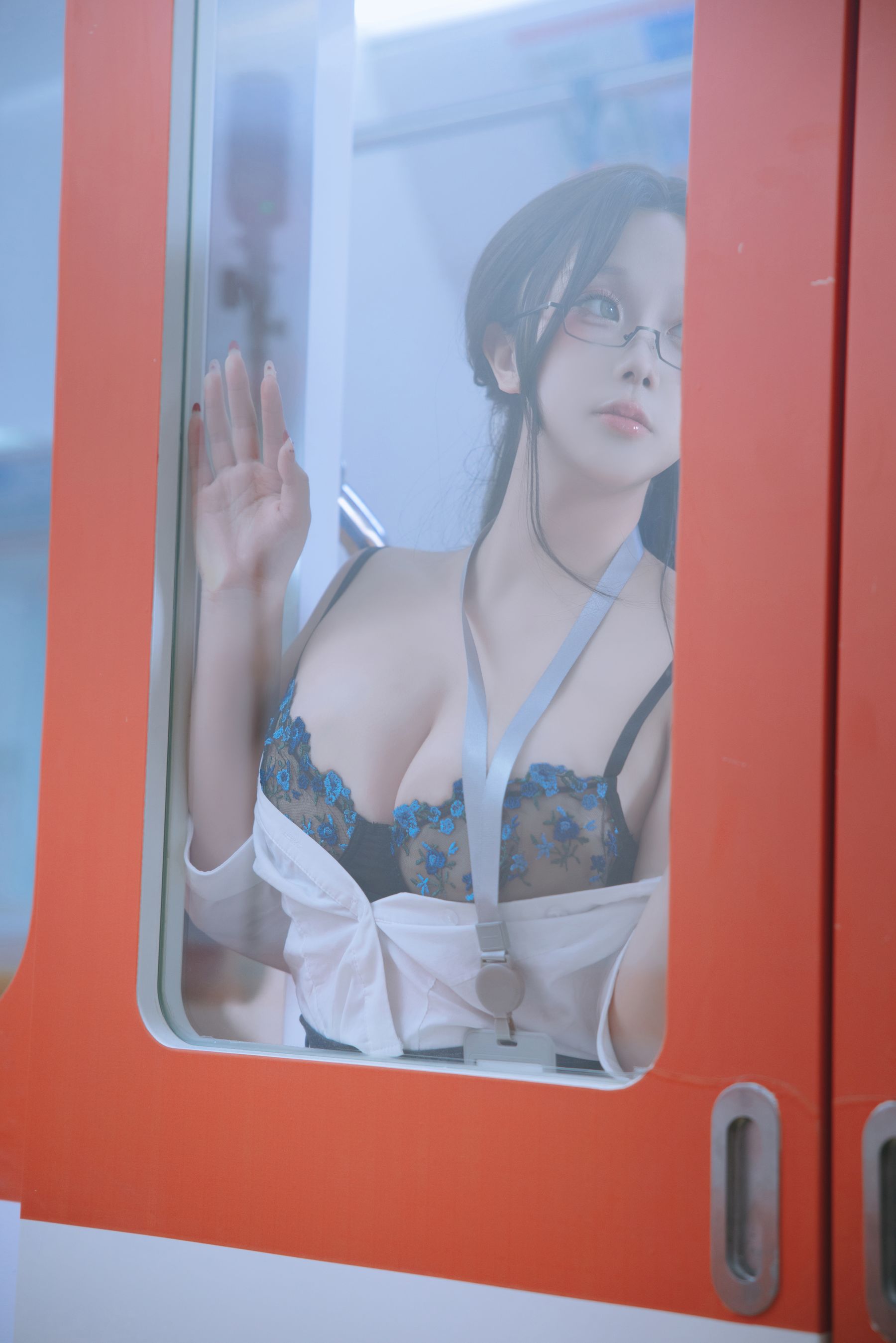 Cosplay日奈娇 - 地铁OL