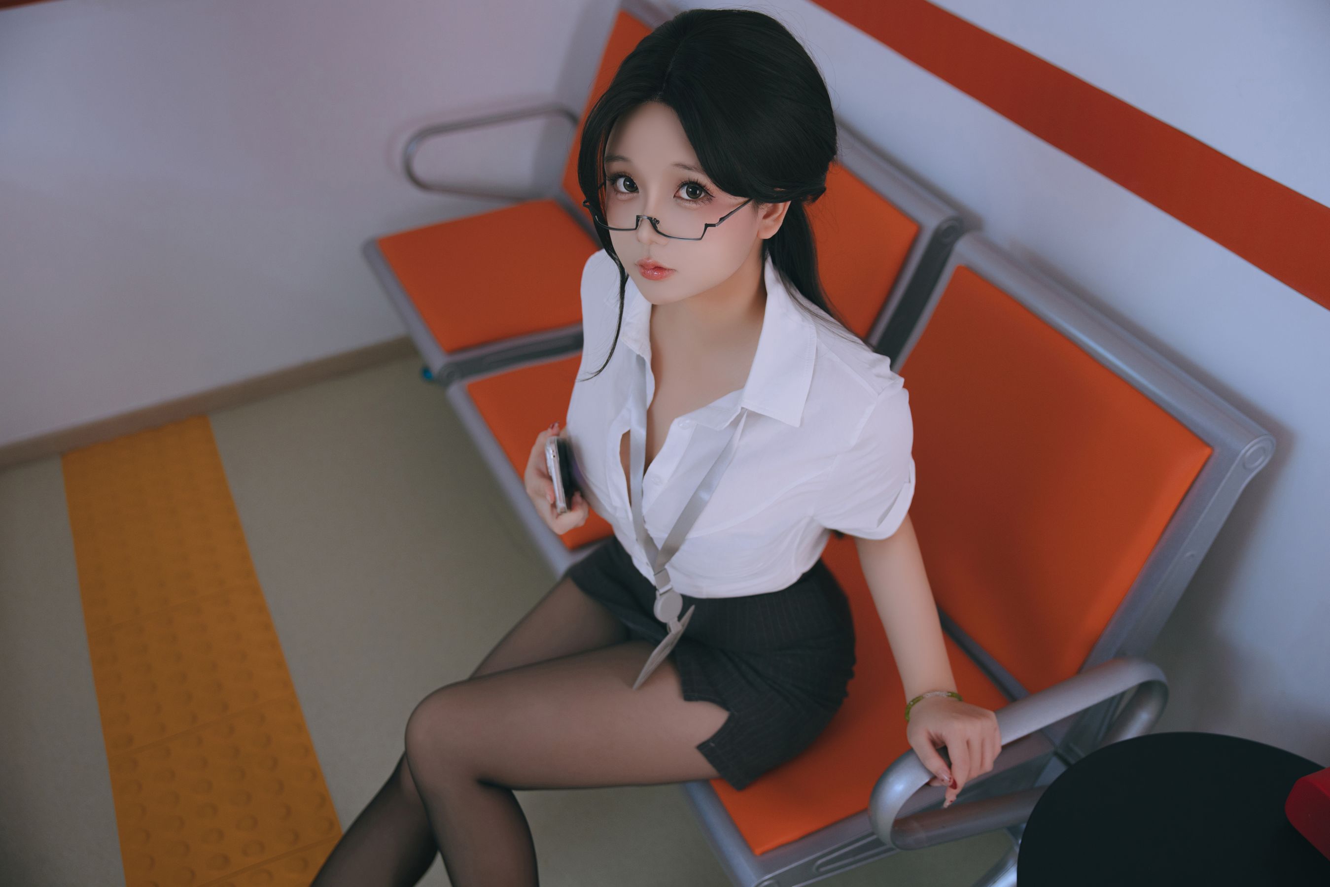 Cosplay日奈娇 - 地铁OL