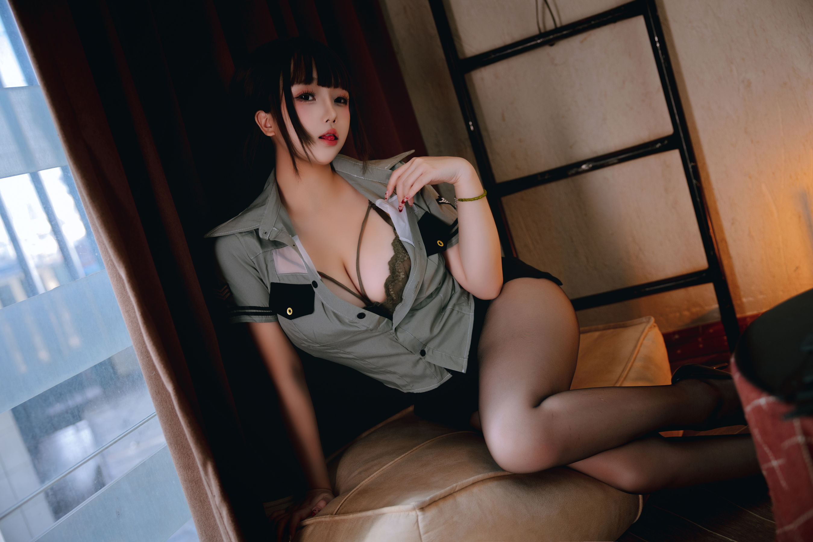 Cosplay日奈娇 - 教官