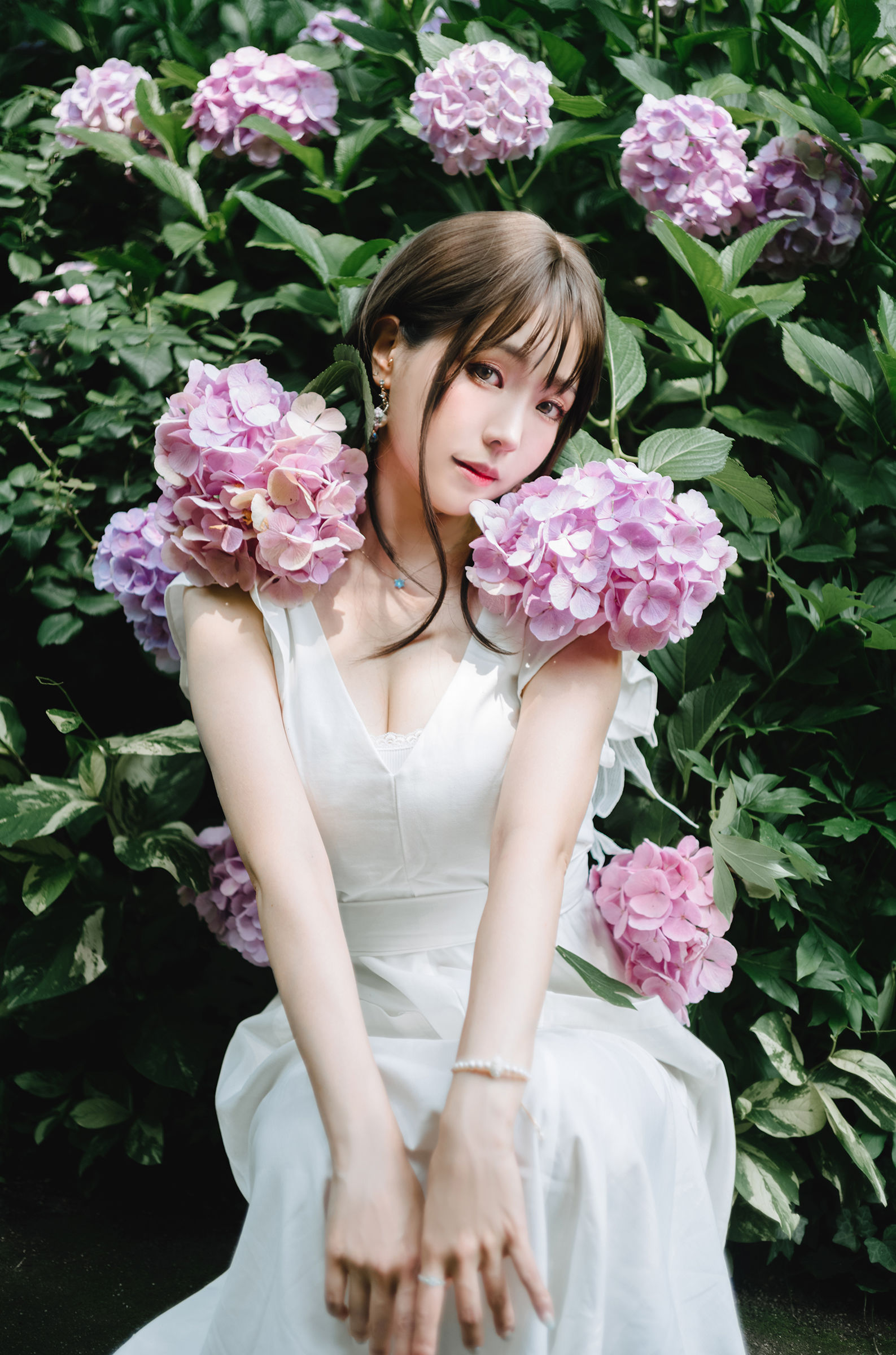 Ely_eee(ElyEE子) - Rainy Season 雨季繡球花